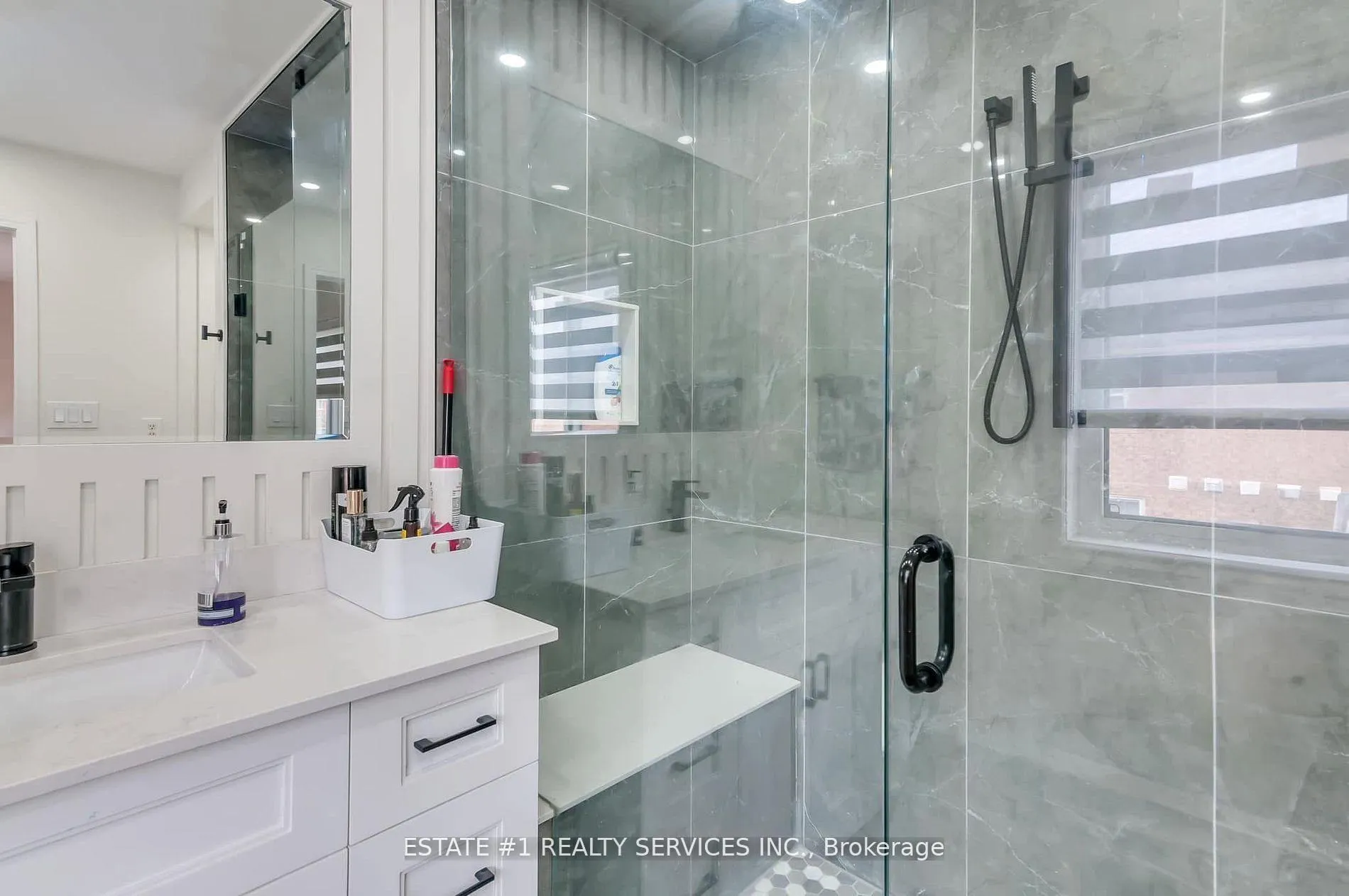 Photo 25 of 68 Ponymeadow Way, Brampton, Credit Valley — HOMEH