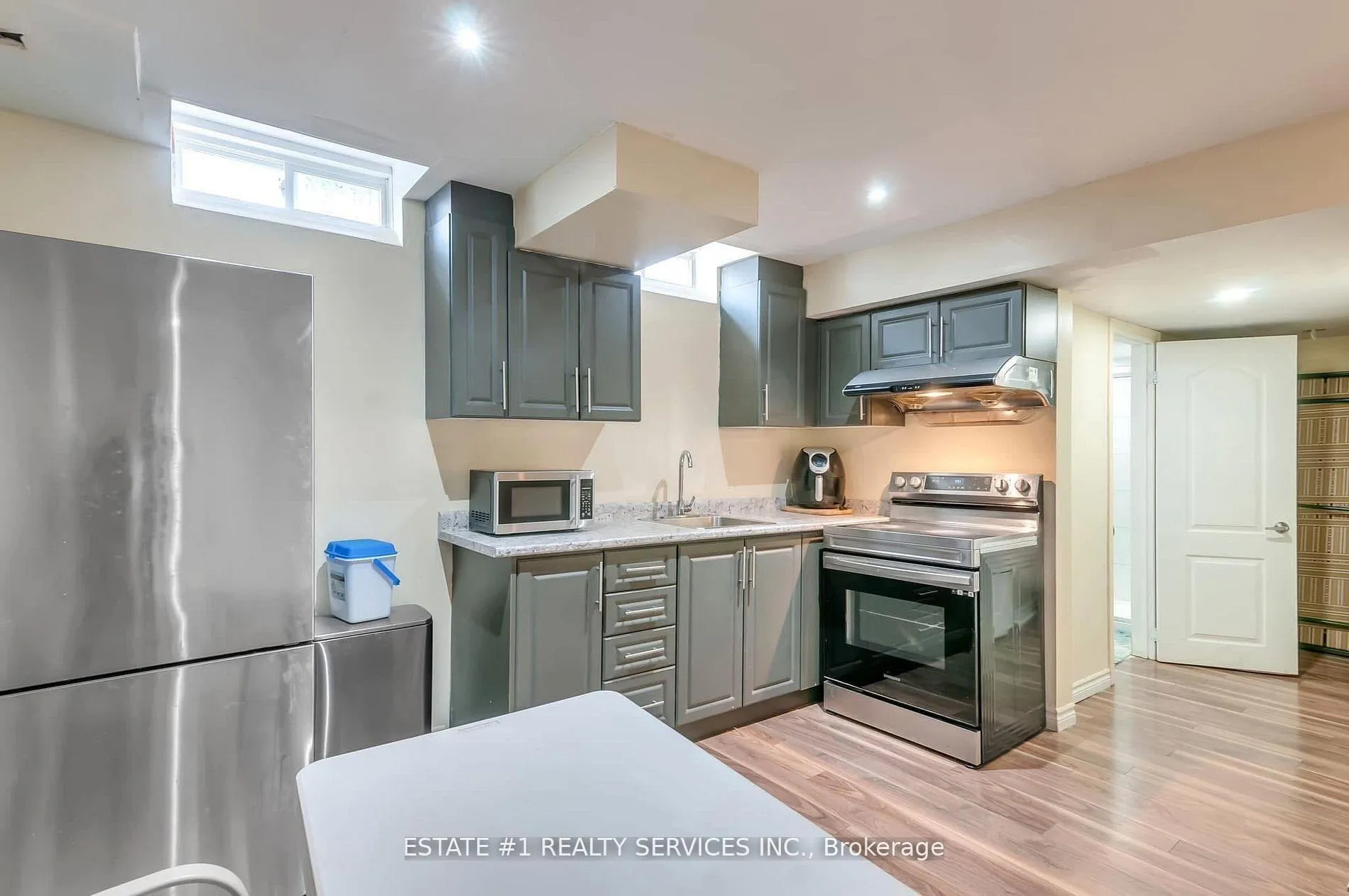 Photo 26 of 68 Ponymeadow Way, Brampton, Credit Valley — HOMEH