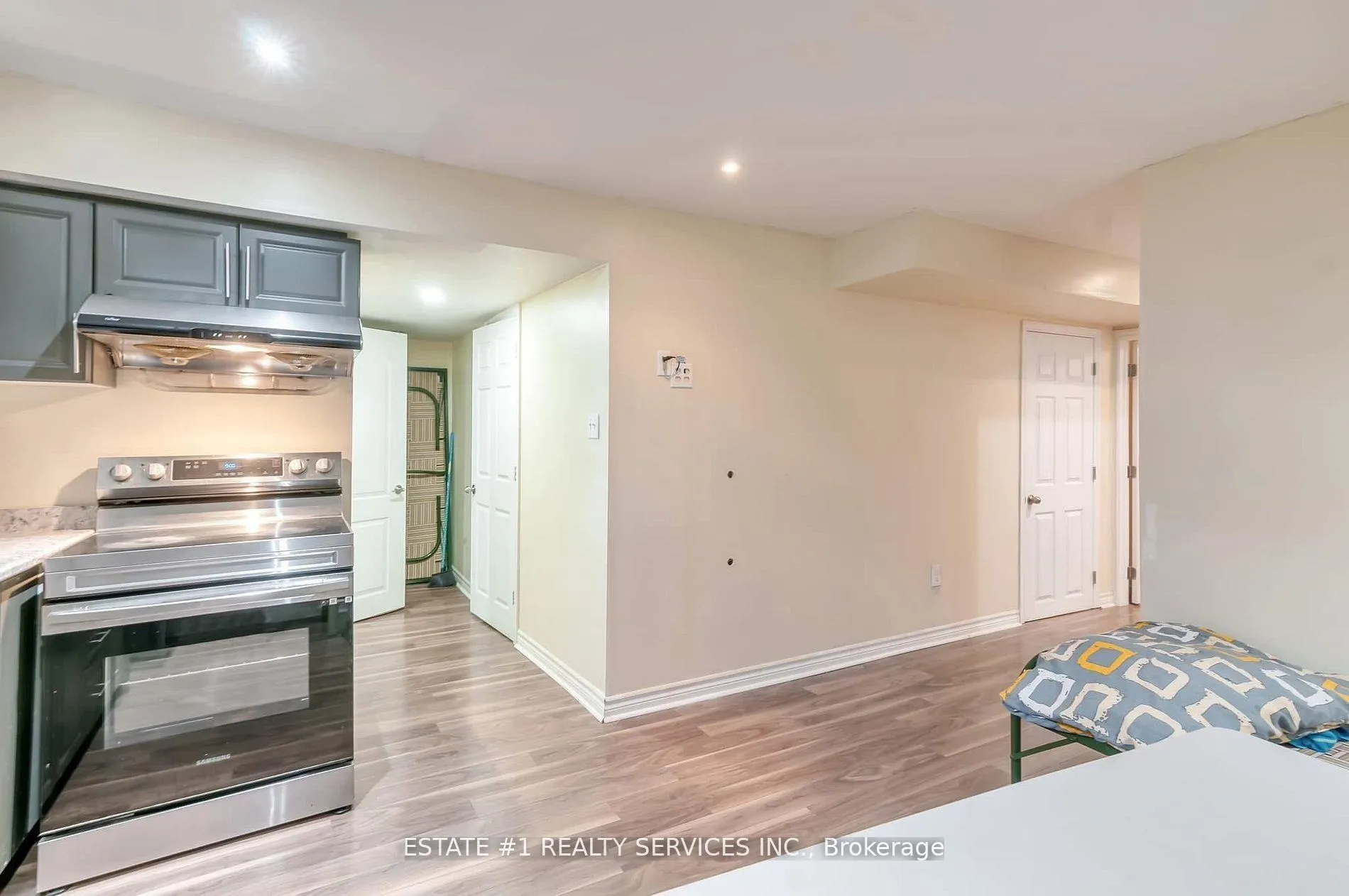 Photo 27 of 68 Ponymeadow Way, Brampton, Credit Valley — HOMEH