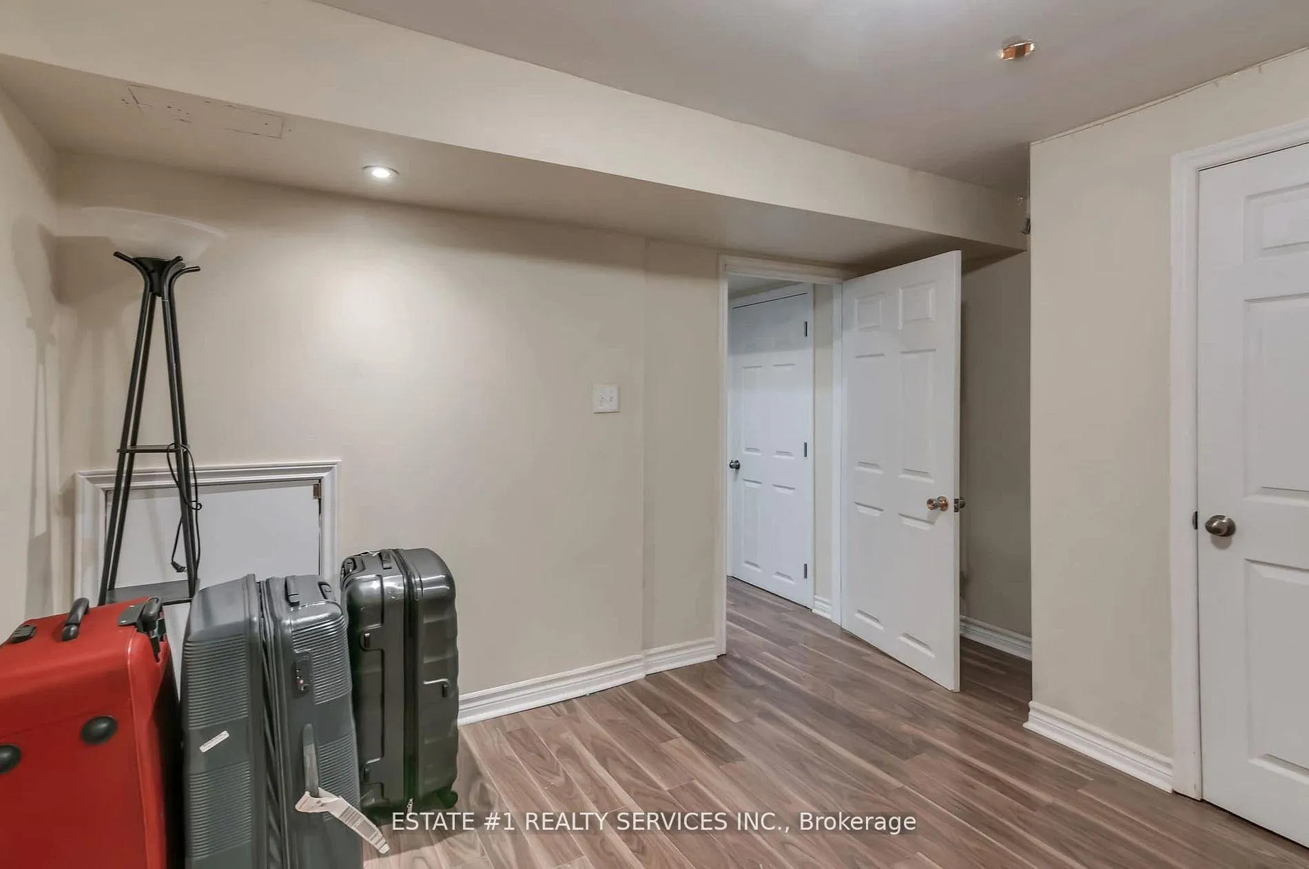 Photo 29 of 68 Ponymeadow Way, Brampton, Credit Valley — HOMEH
