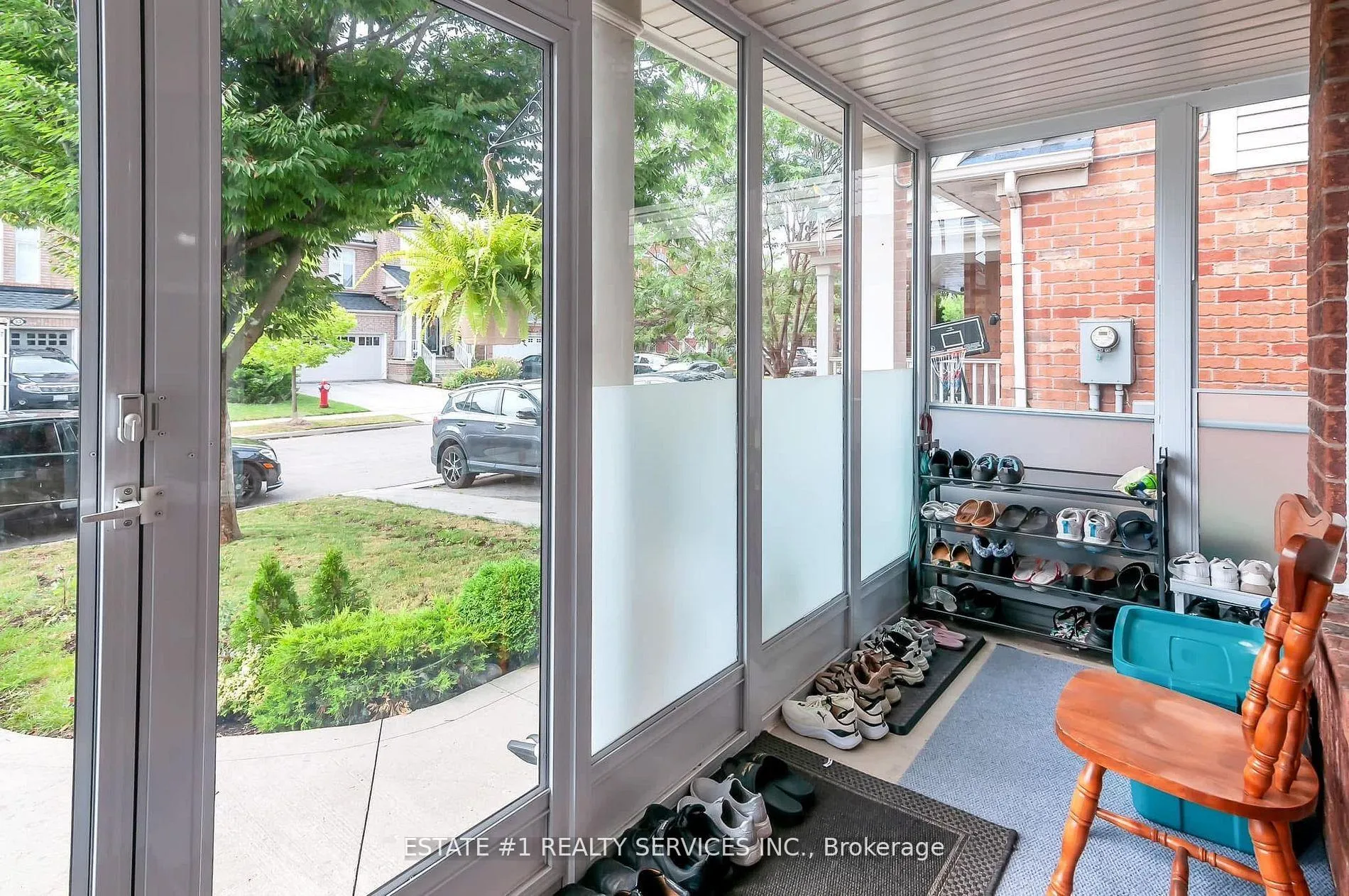 Photo 33 of 68 Ponymeadow Way, Brampton, Credit Valley — HOMEH