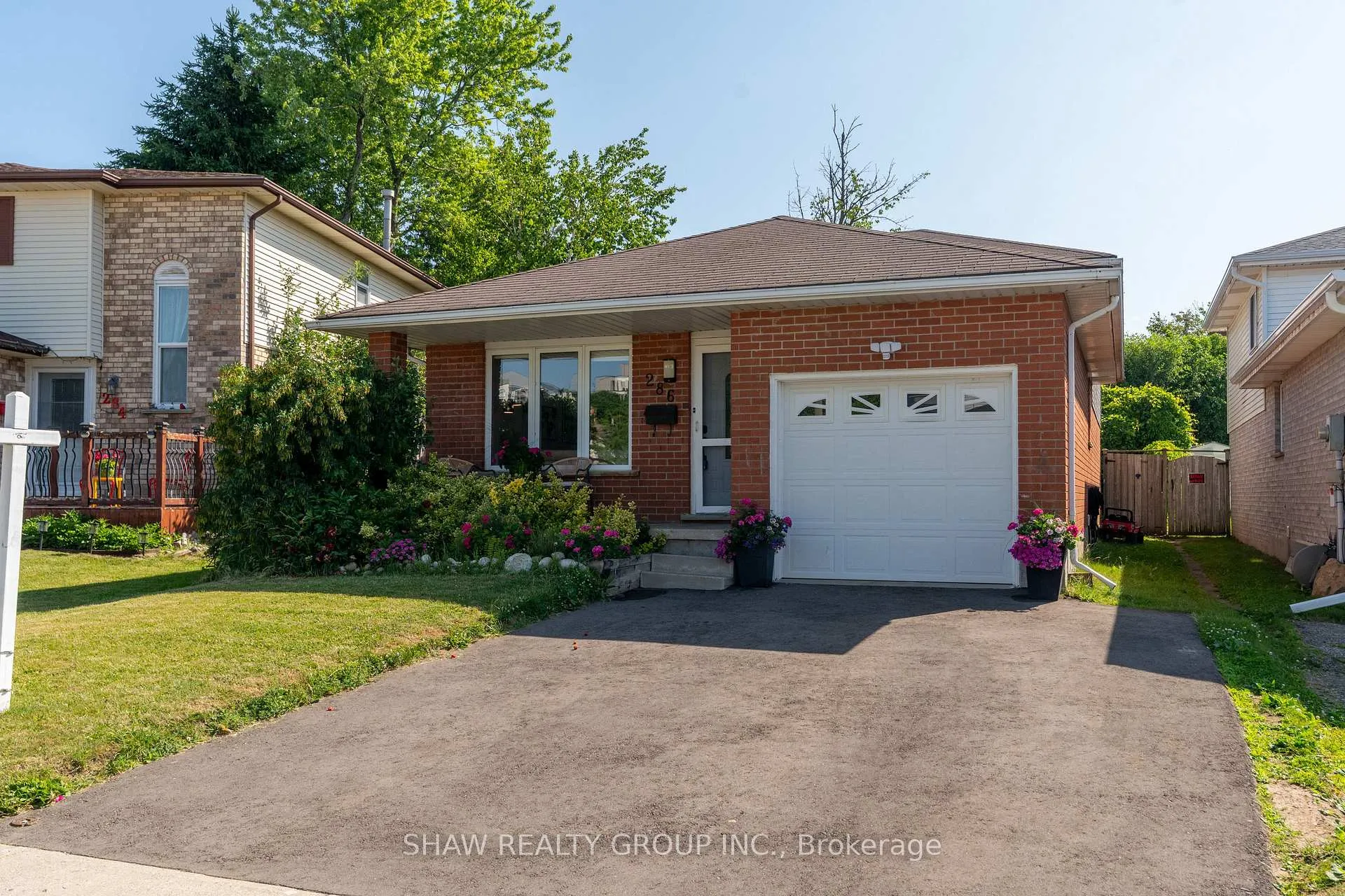 Photo 3 of 286 Newbury Drive, Kitchener — HOMEH