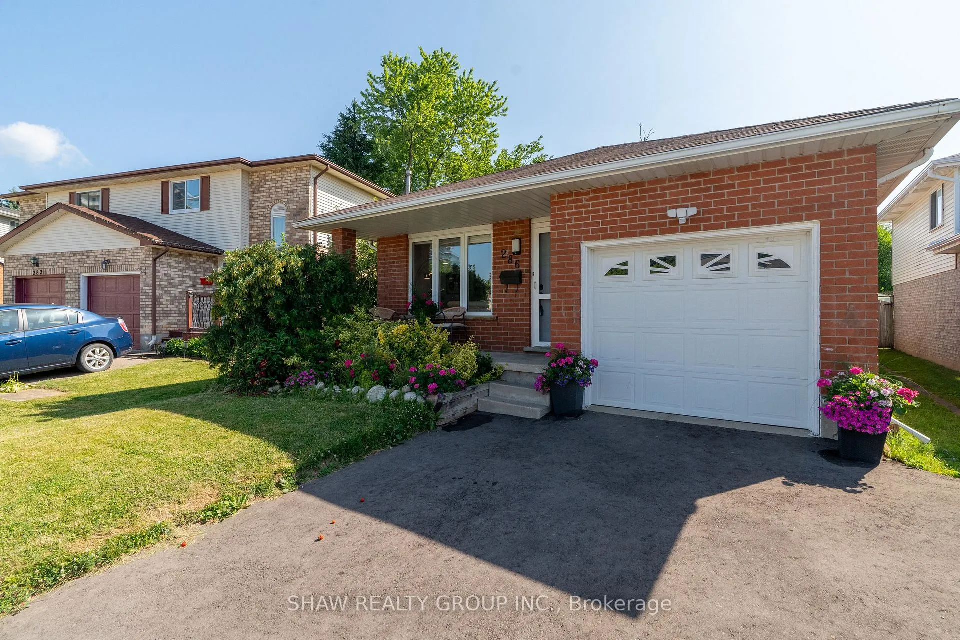 Photo 4 of 286 Newbury Drive, Kitchener — HOMEH