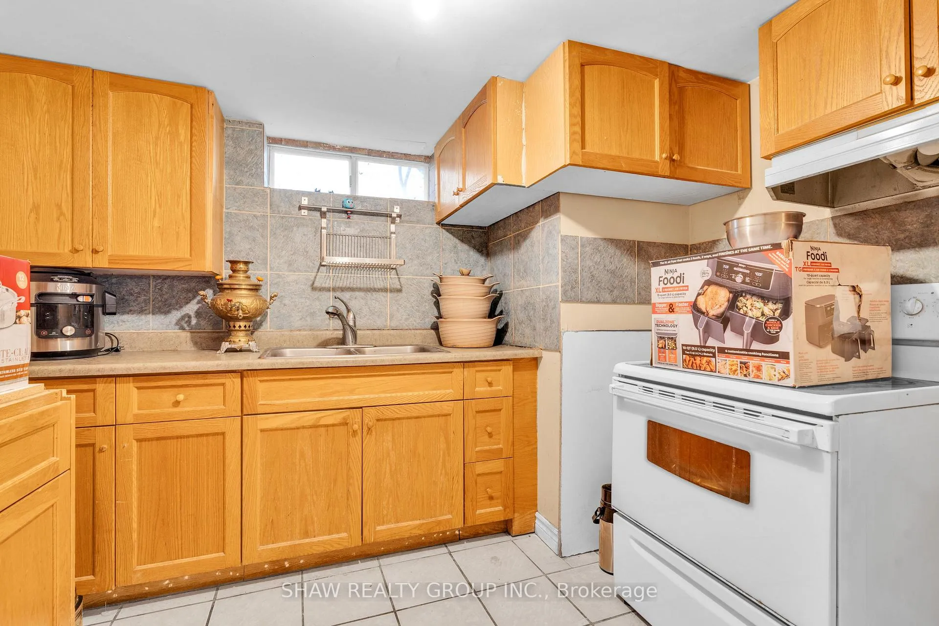 Photo 34 of 286 Newbury Drive, Kitchener — HOMEH