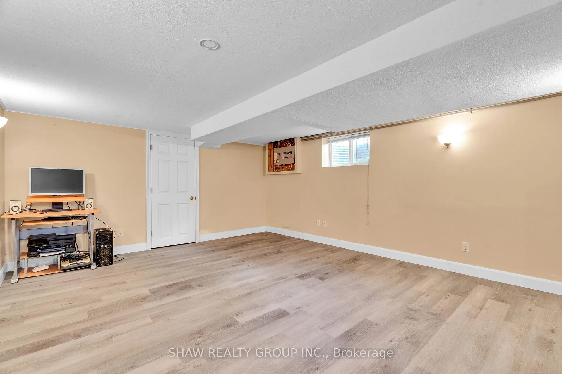 Photo 35 of 286 Newbury Drive, Kitchener — HOMEH