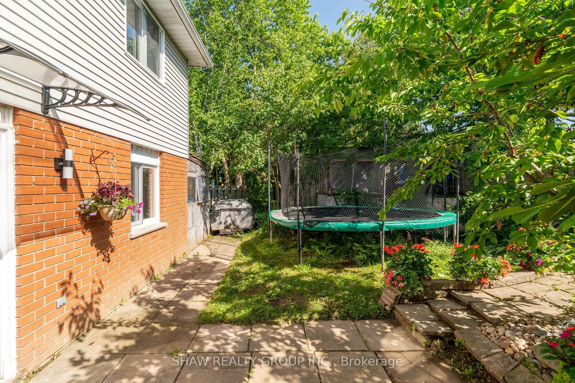 Photo 38 of 286 Newbury Drive, Kitchener — HOMEH