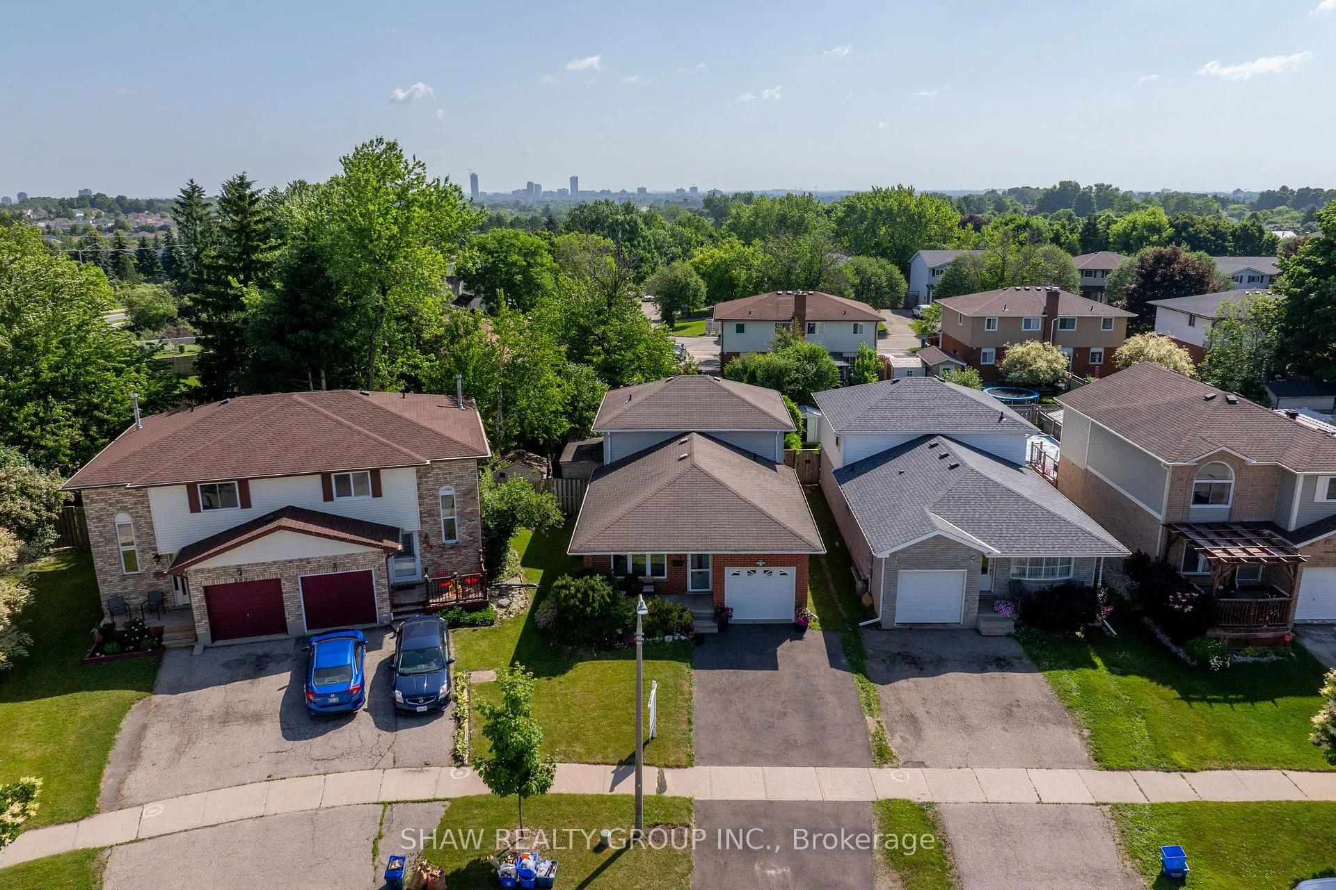 Photo 43 of 286 Newbury Drive, Kitchener — HOMEH