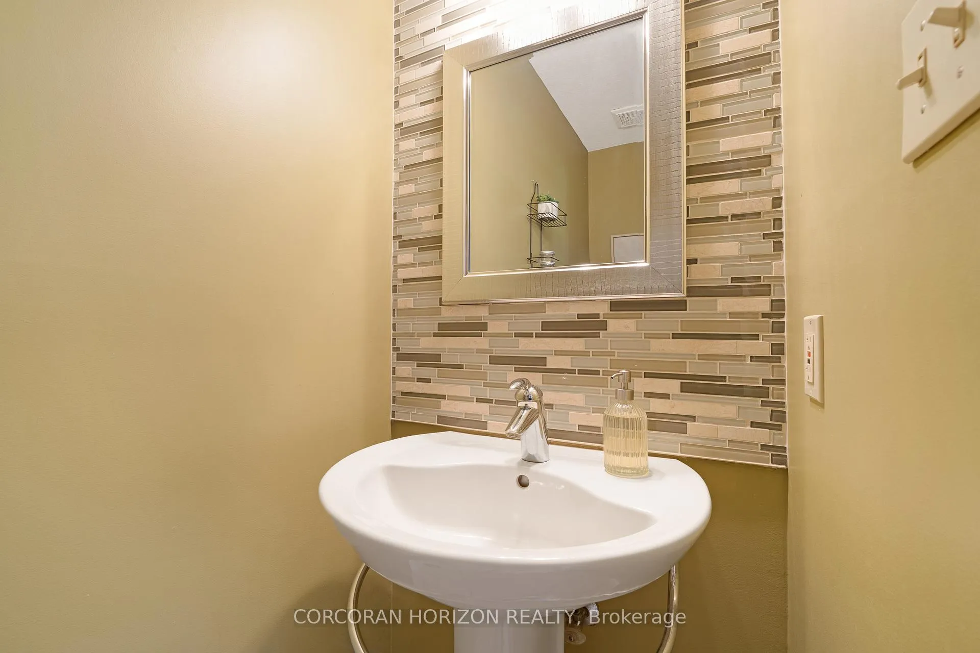 Photo 6 of 549 Langlaw Drive, Cambridge — HOMEH