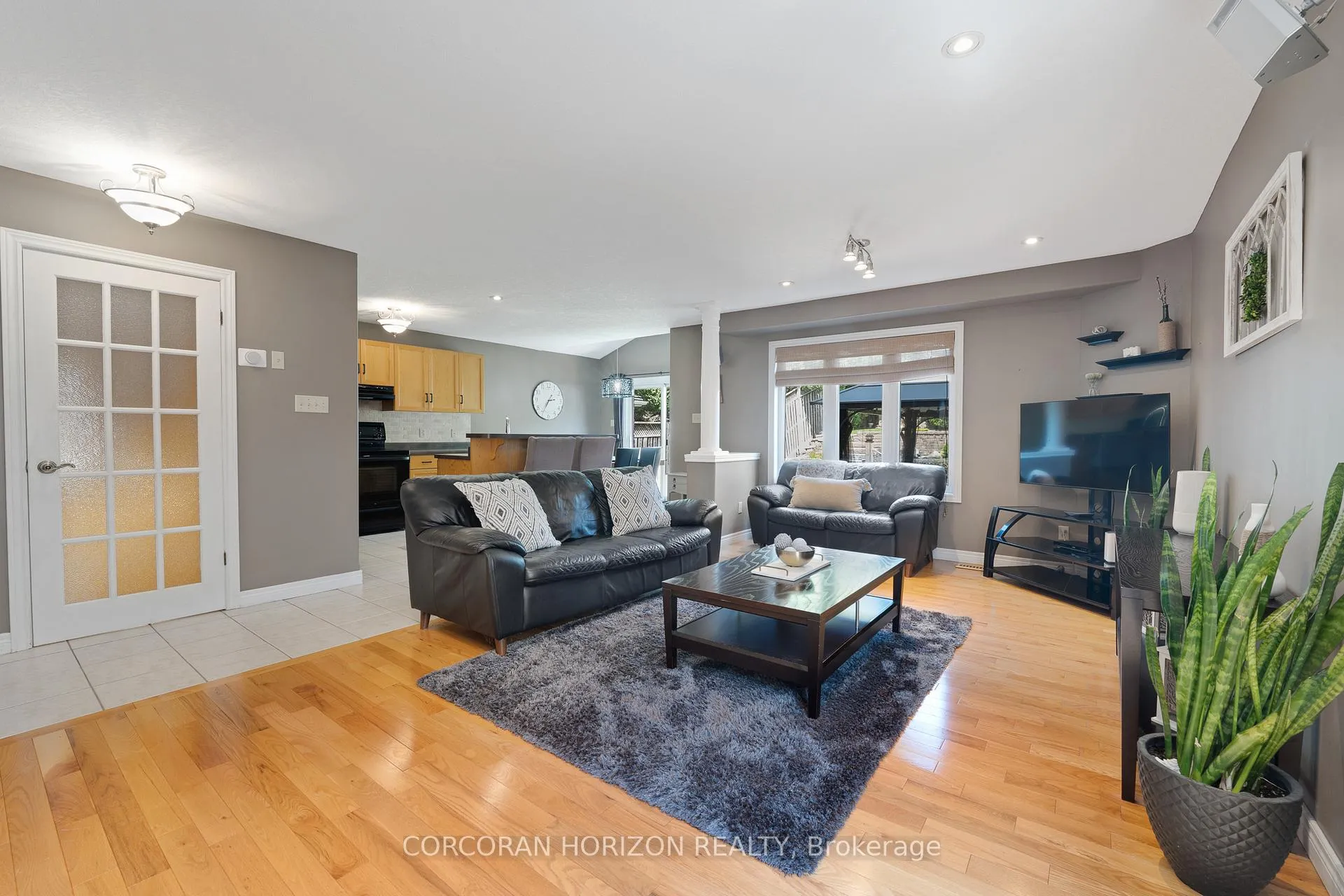 Photo 7 of 549 Langlaw Drive, Cambridge — HOMEH
