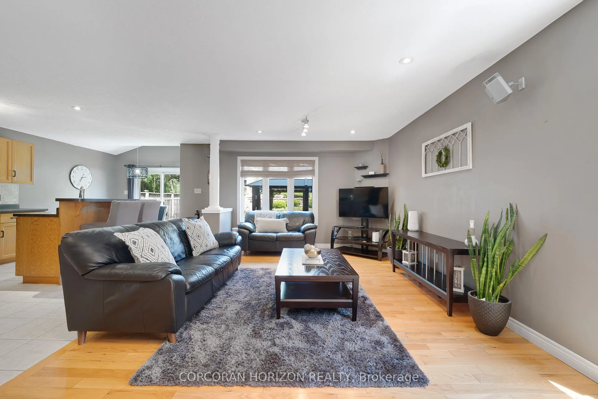 Photo 8 of 549 Langlaw Drive, Cambridge — HOMEH