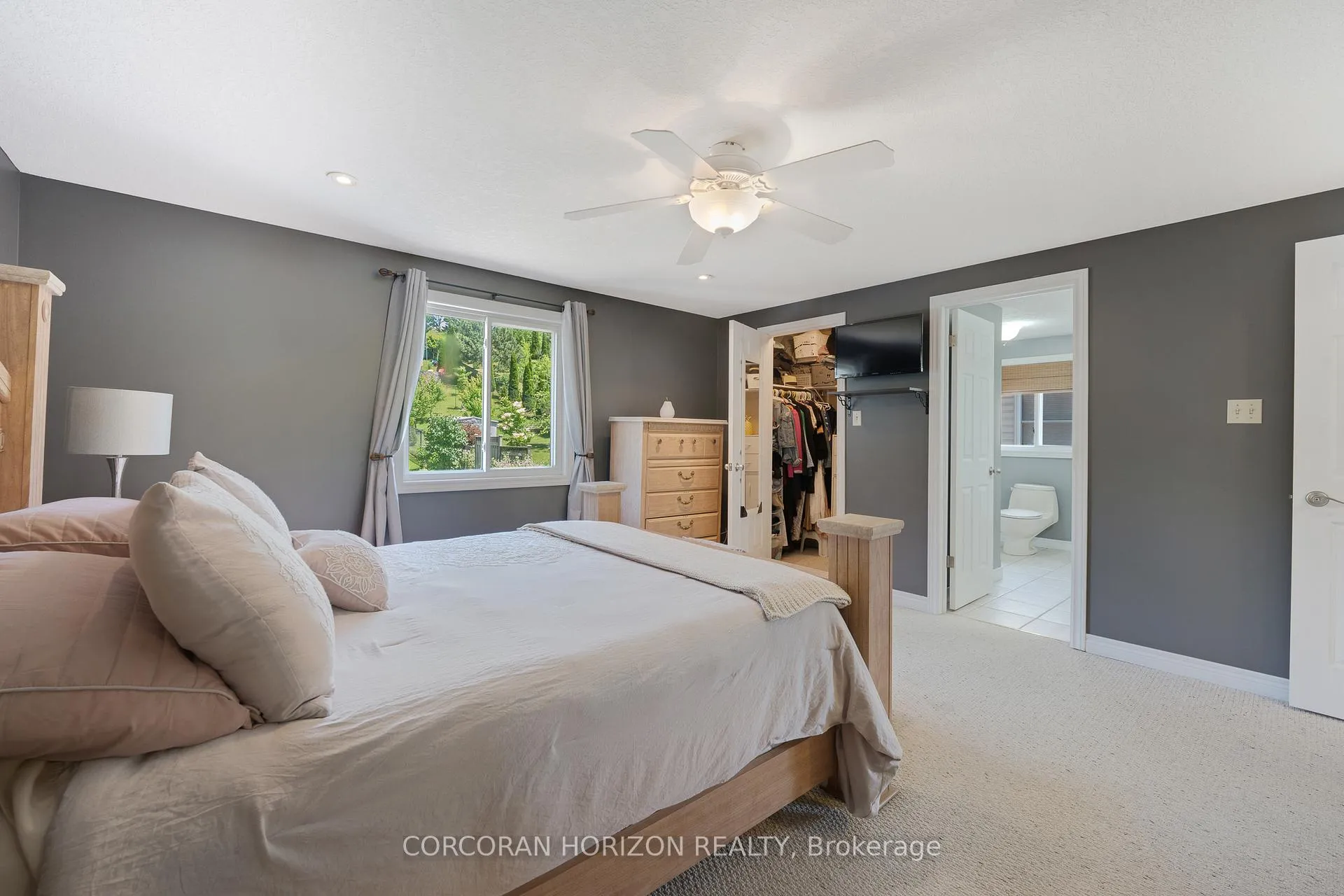 Photo 20 of 549 Langlaw Drive, Cambridge — HOMEH