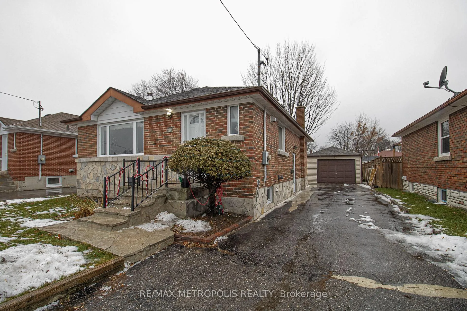 Photo 3 of 288 Guelph Street, Oshawa, Donevan — HOMEH