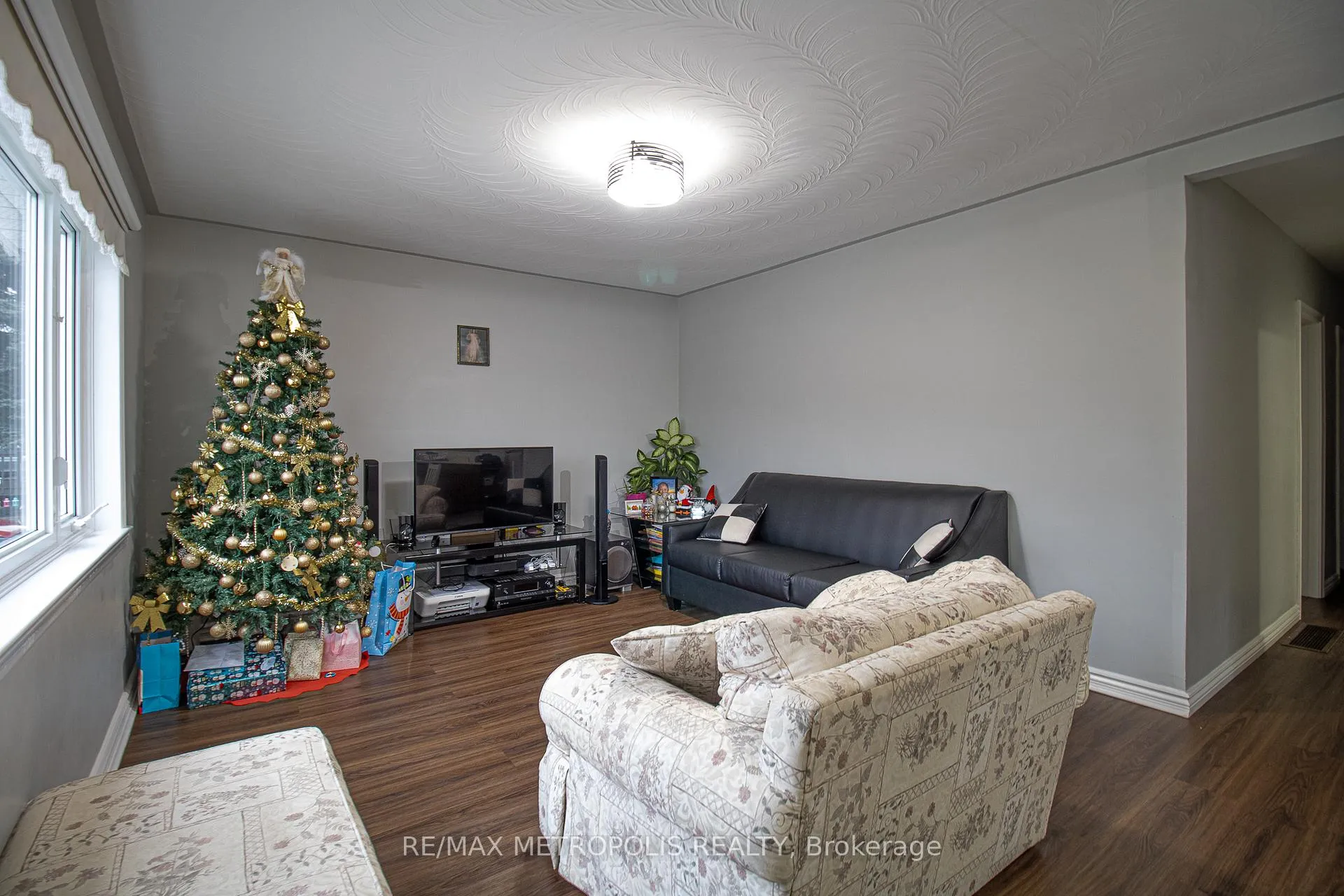 Photo 6 of 288 Guelph Street, Oshawa, Donevan — HOMEH