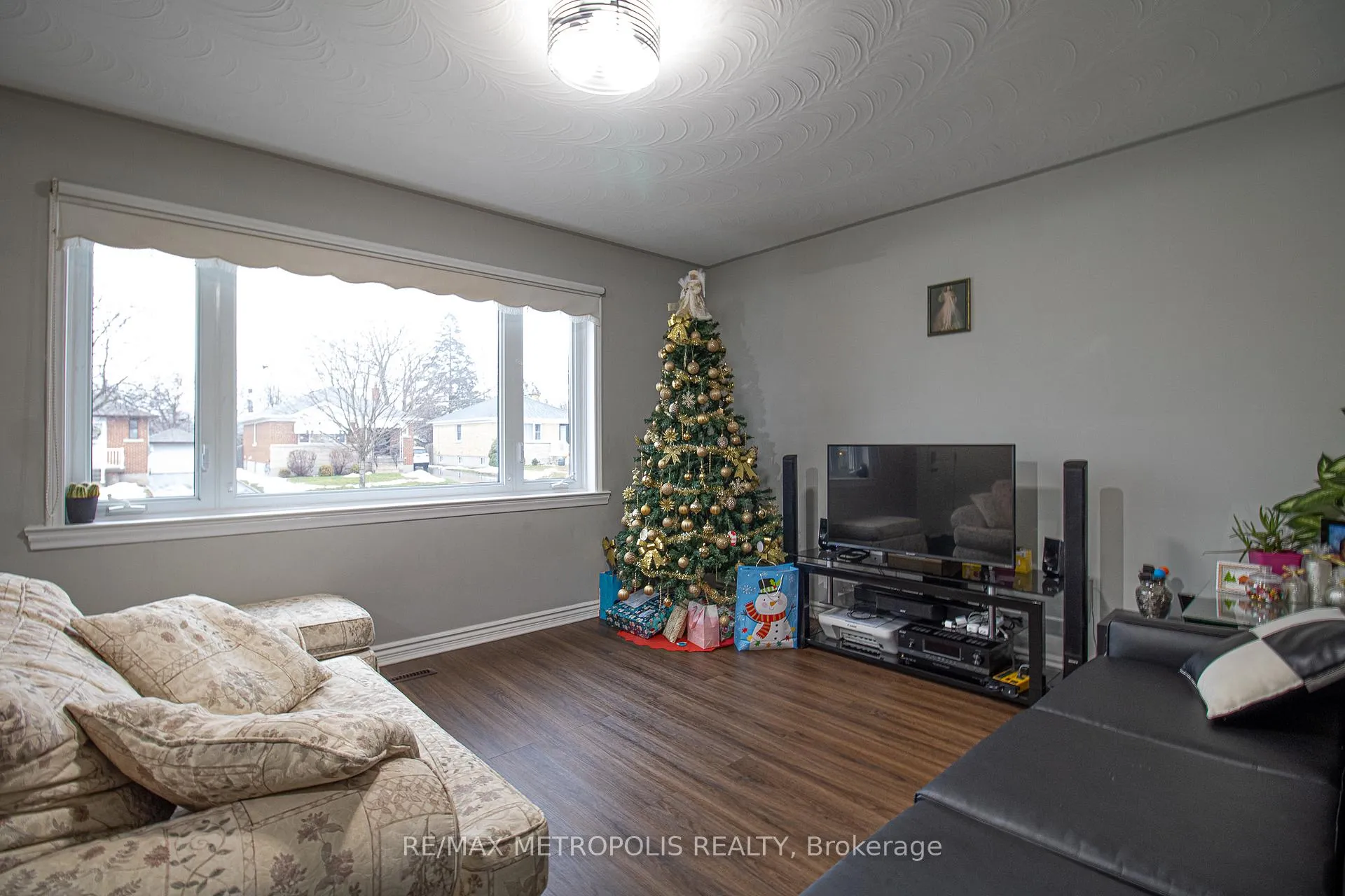 Photo 8 of 288 Guelph Street, Oshawa, Donevan — HOMEH