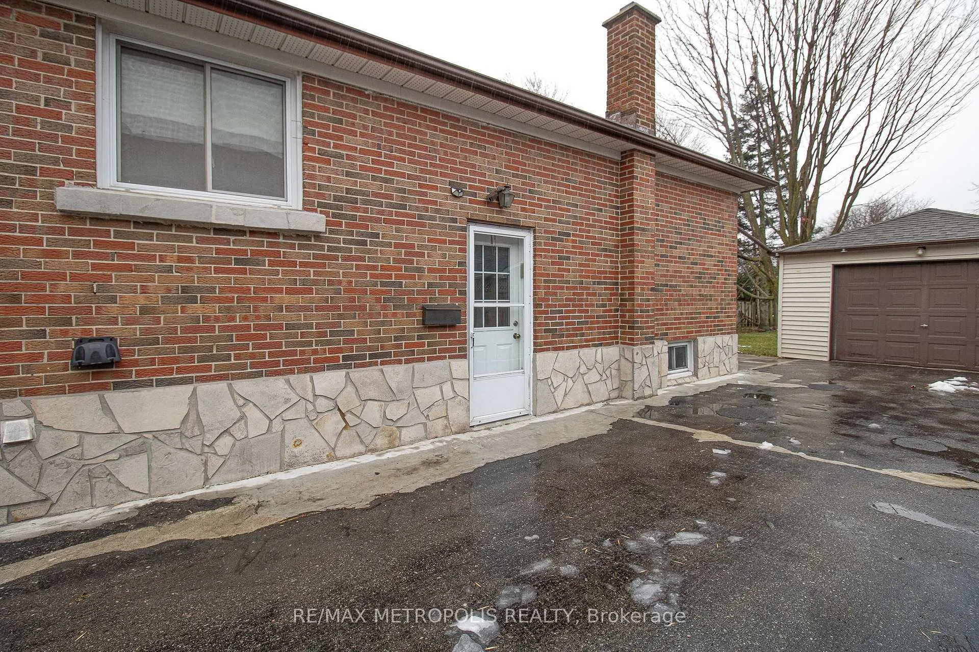 Photo 24 of 288 Guelph Street, Oshawa, Donevan — HOMEH