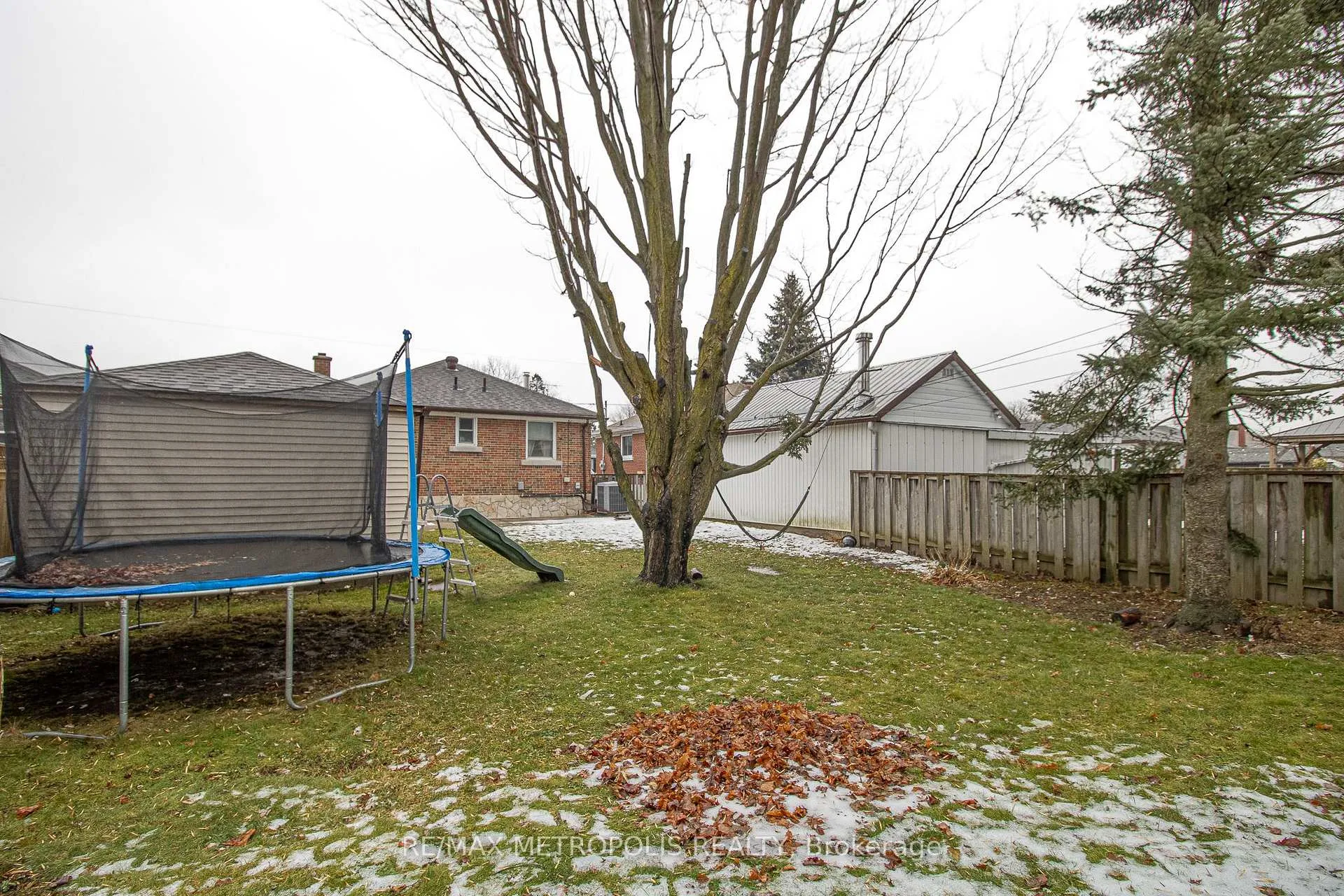 Photo 29 of 288 Guelph Street, Oshawa, Donevan — HOMEH