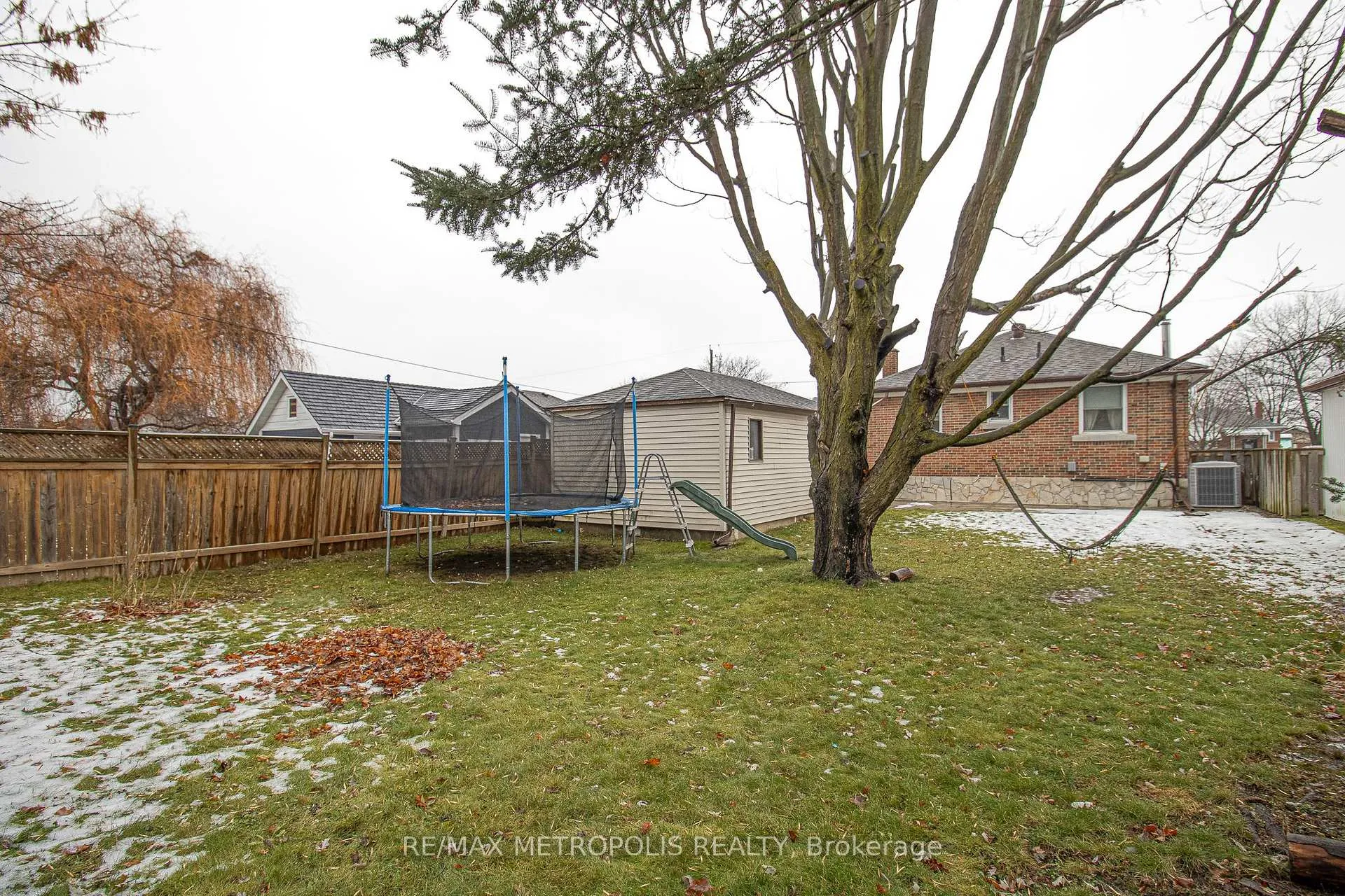 Photo 30 of 288 Guelph Street, Oshawa, Donevan — HOMEH