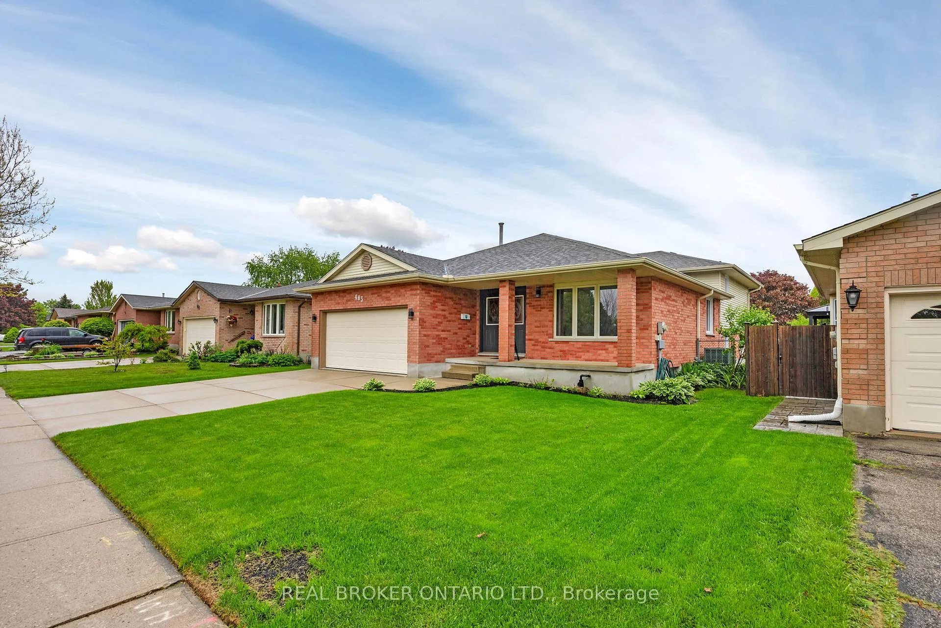 Photo 3 of 483 Northlake Drive, Waterloo — HOMEH