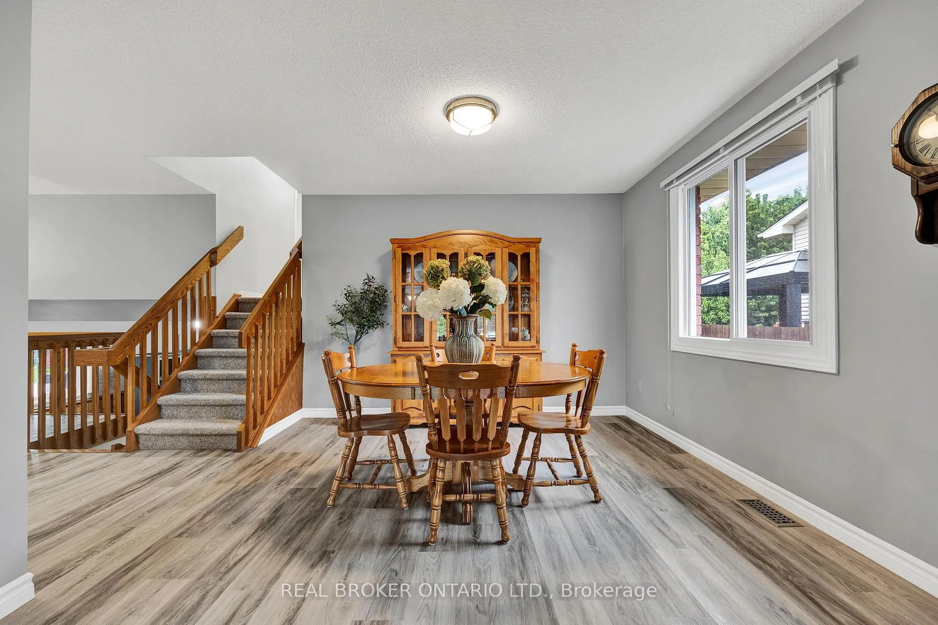 Photo 9 of 483 Northlake Drive, Waterloo — HOMEH