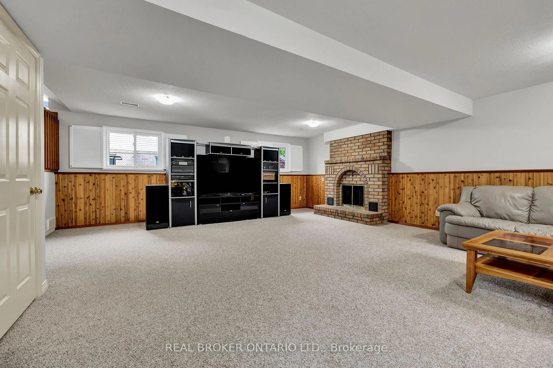 Photo 15 of 483 Northlake Drive, Waterloo — HOMEH