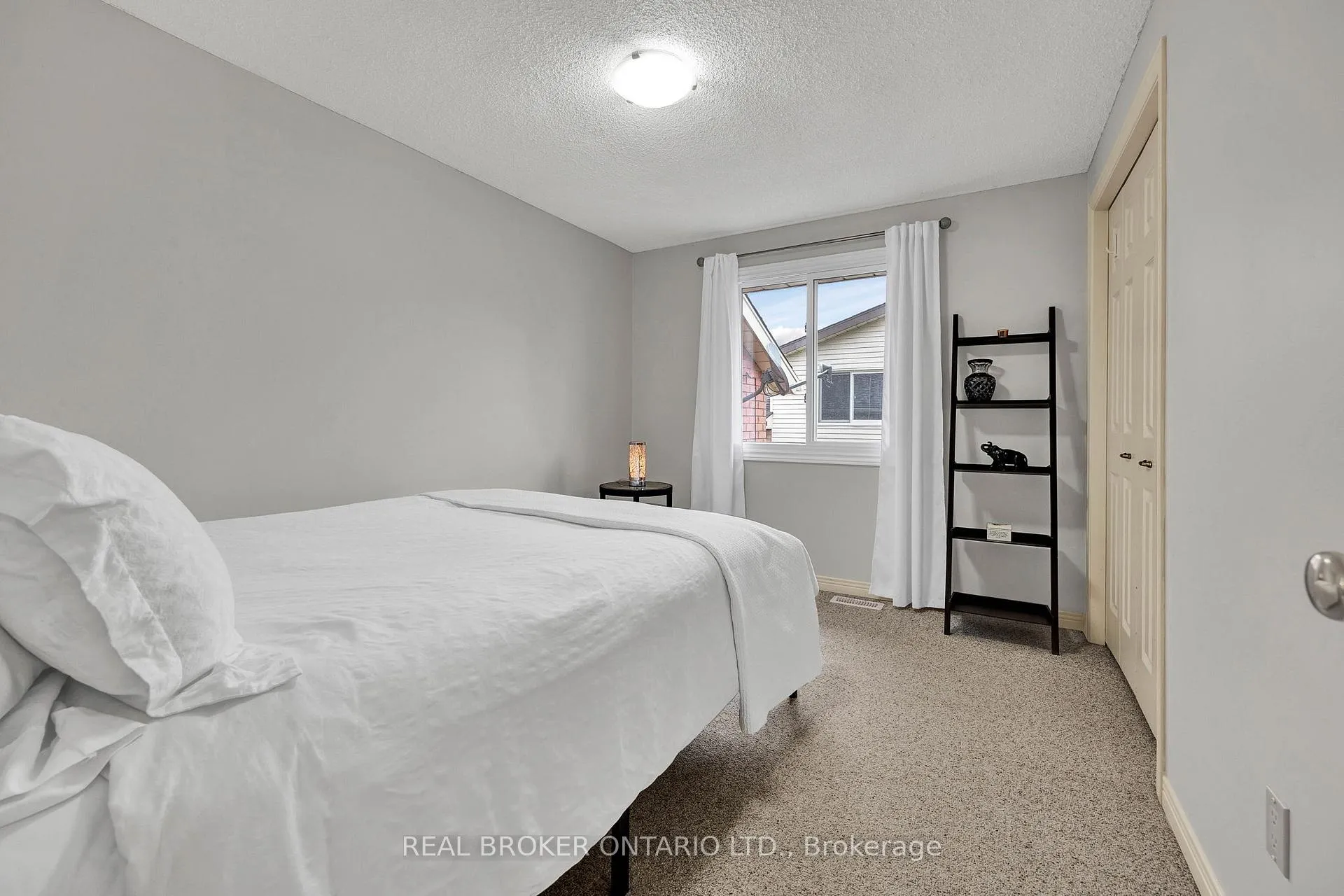 Photo 19 of 483 Northlake Drive, Waterloo — HOMEH