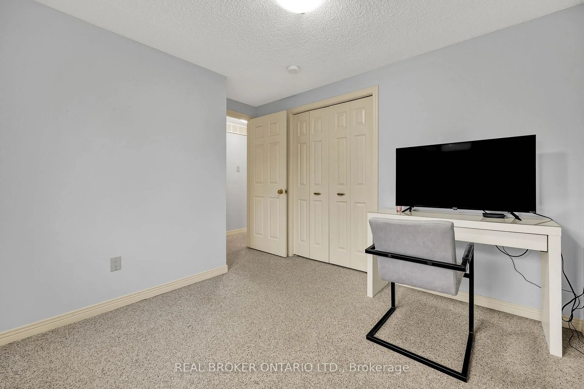 Photo 22 of 483 Northlake Drive, Waterloo — HOMEH