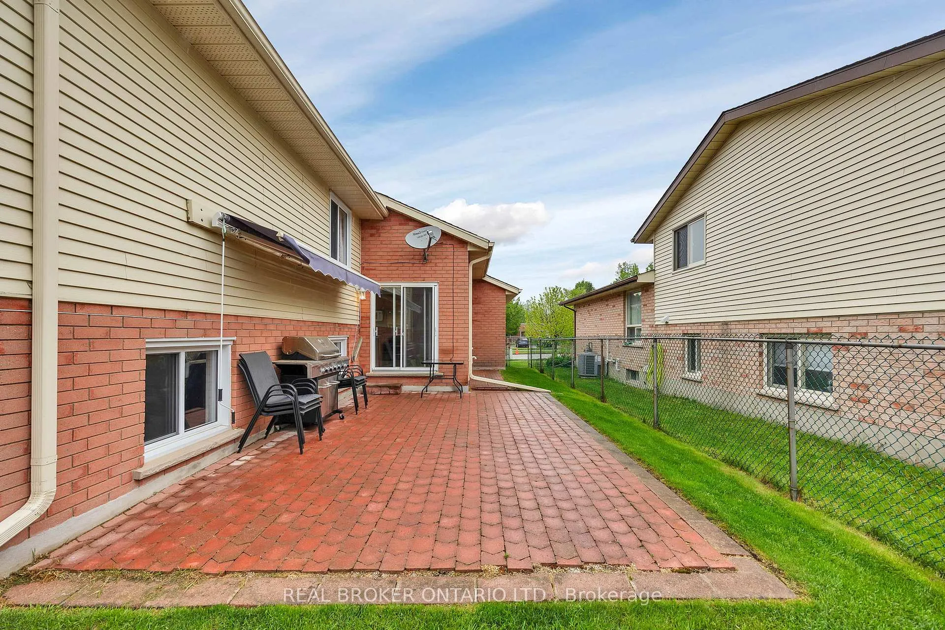 Photo 29 of 483 Northlake Drive, Waterloo — HOMEH