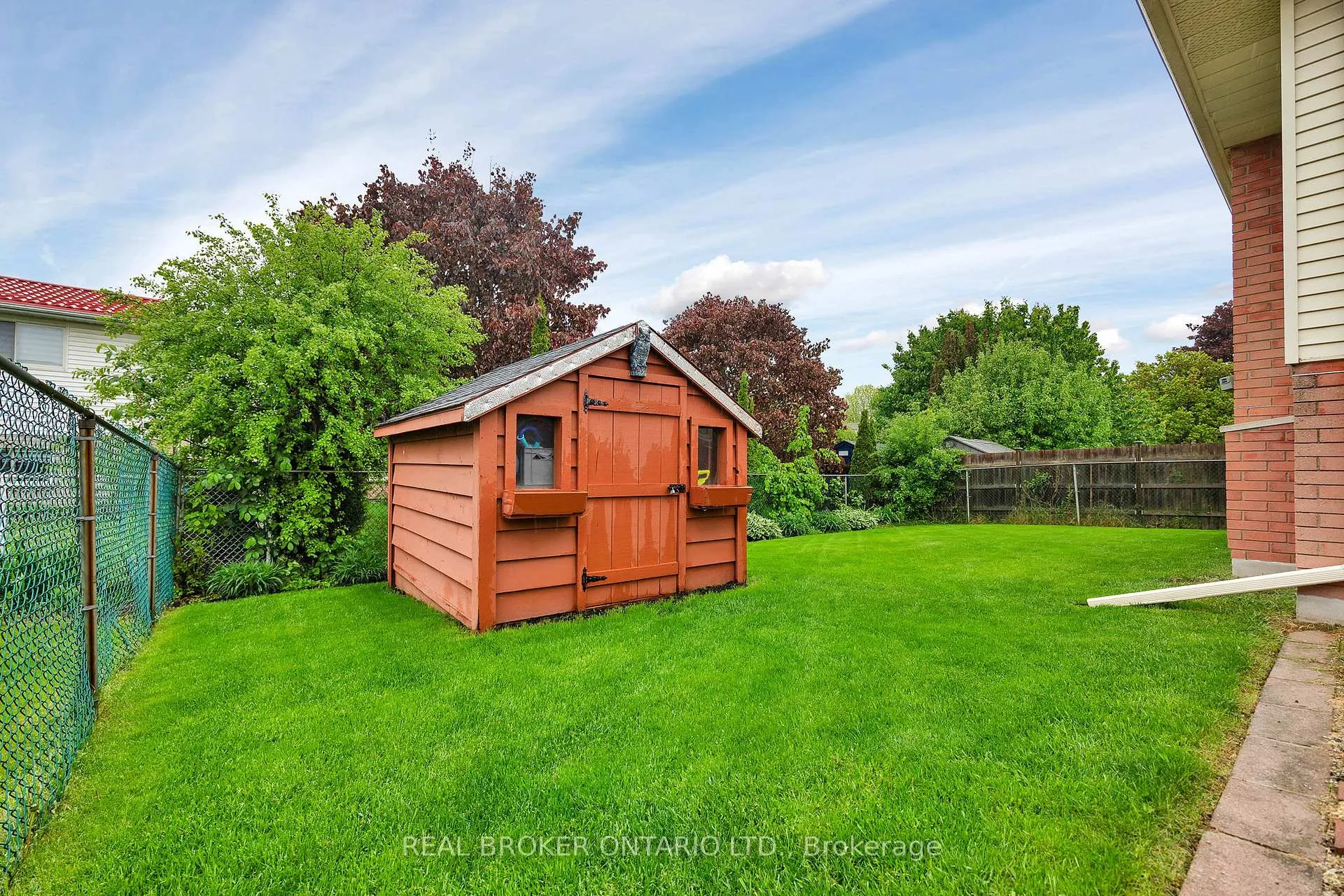 Photo 31 of 483 Northlake Drive, Waterloo — HOMEH