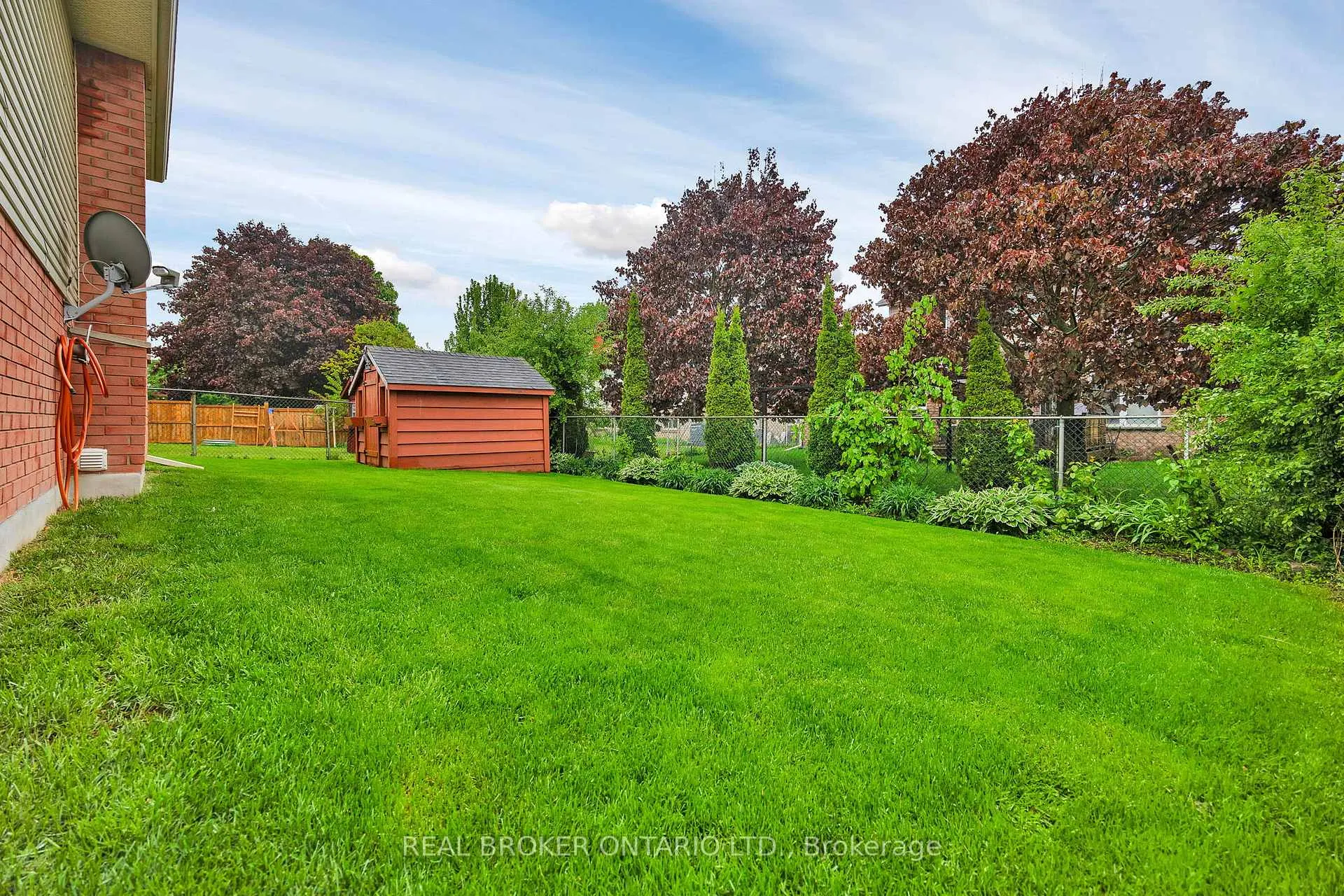 Photo 32 of 483 Northlake Drive, Waterloo — HOMEH