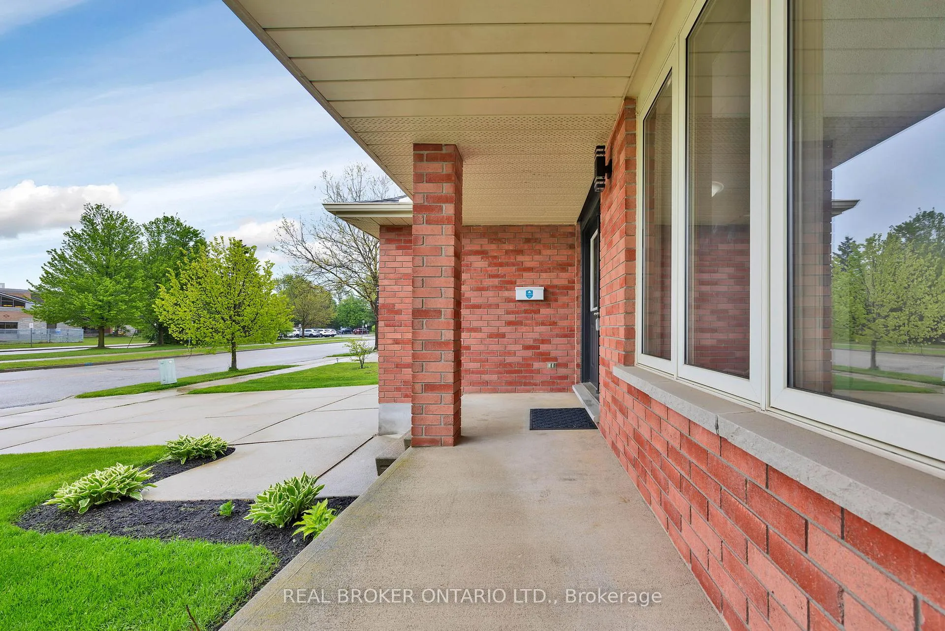 Photo 36 of 483 Northlake Drive, Waterloo — HOMEH