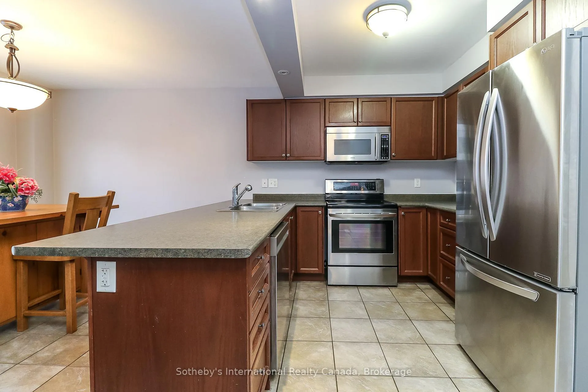 Photo 7 of 16 Nottawa Road, Wasaga Beach — HOMEH