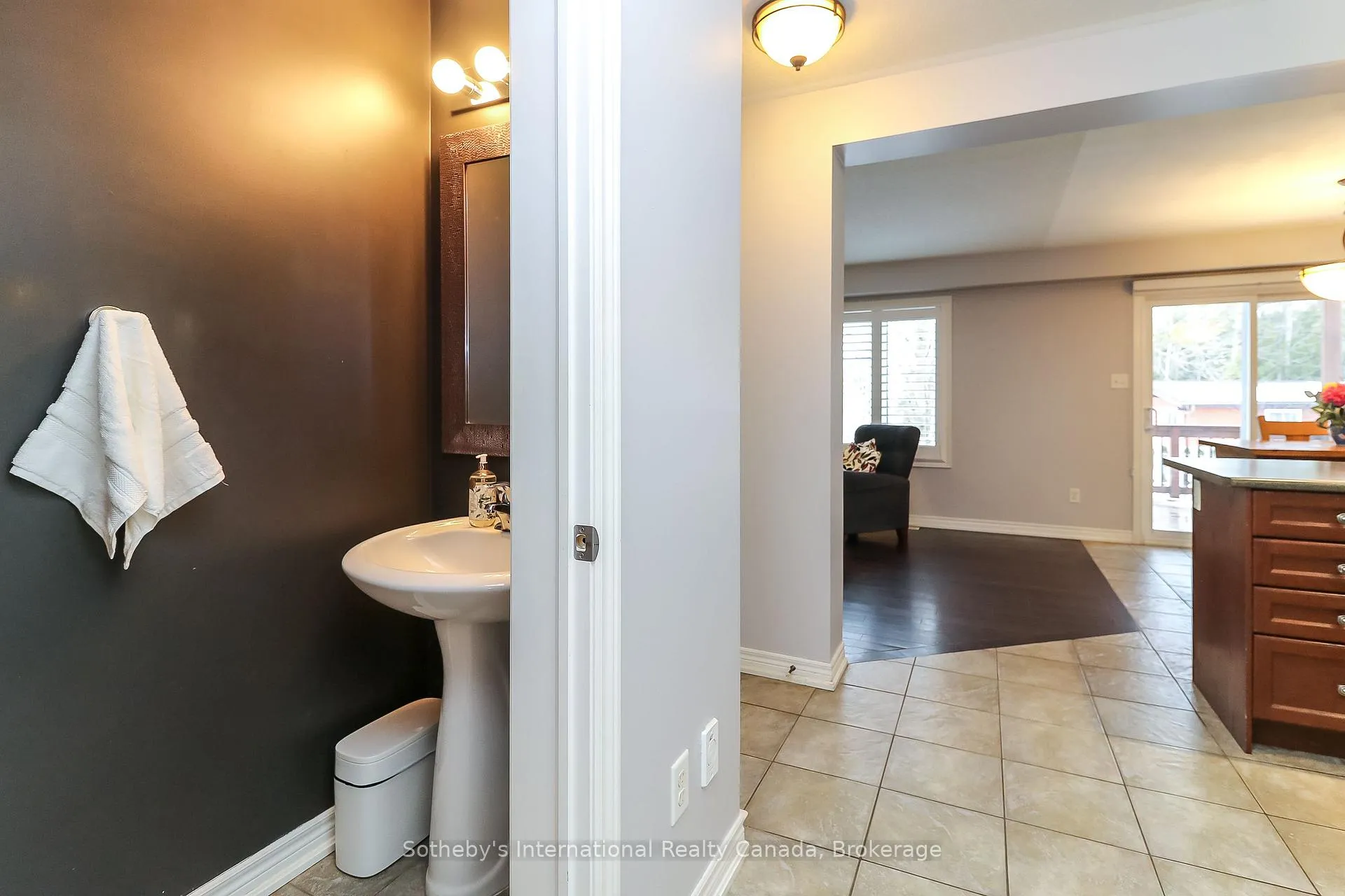 Photo 21 of 16 Nottawa Road, Wasaga Beach — HOMEH