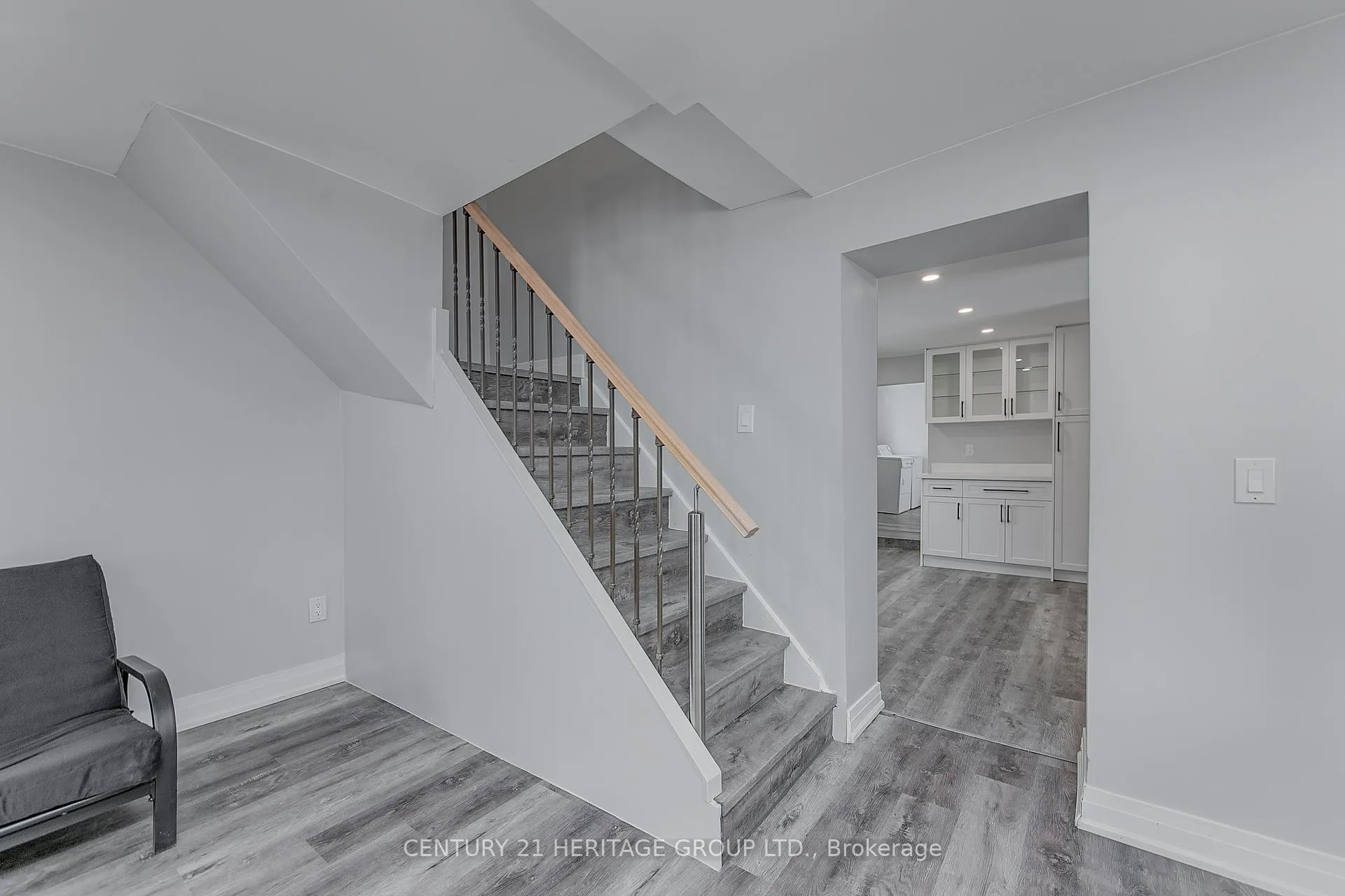 Photo 10 of 144 Queen Street, Springwater, Elmvale — HOMEH