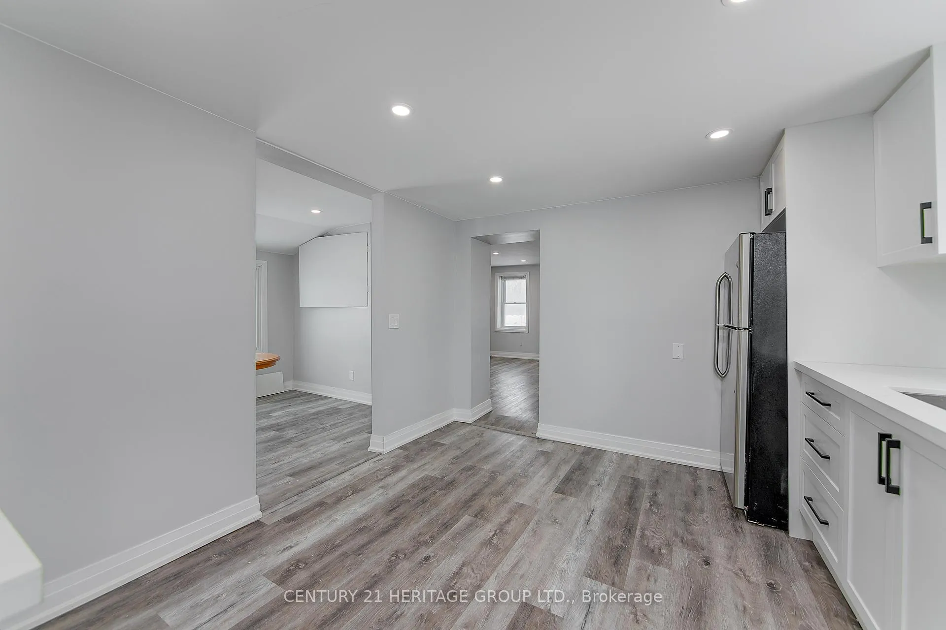Photo 16 of 144 Queen Street, Springwater, Elmvale — HOMEH