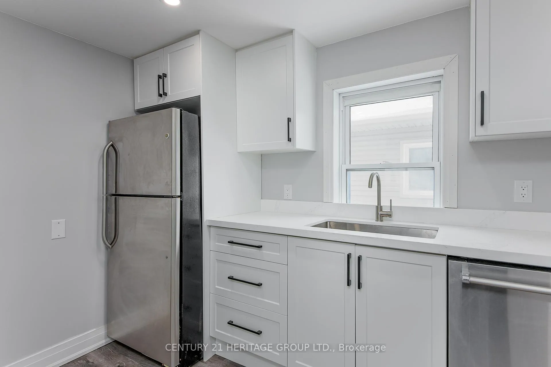 Photo 17 of 144 Queen Street, Springwater, Elmvale — HOMEH