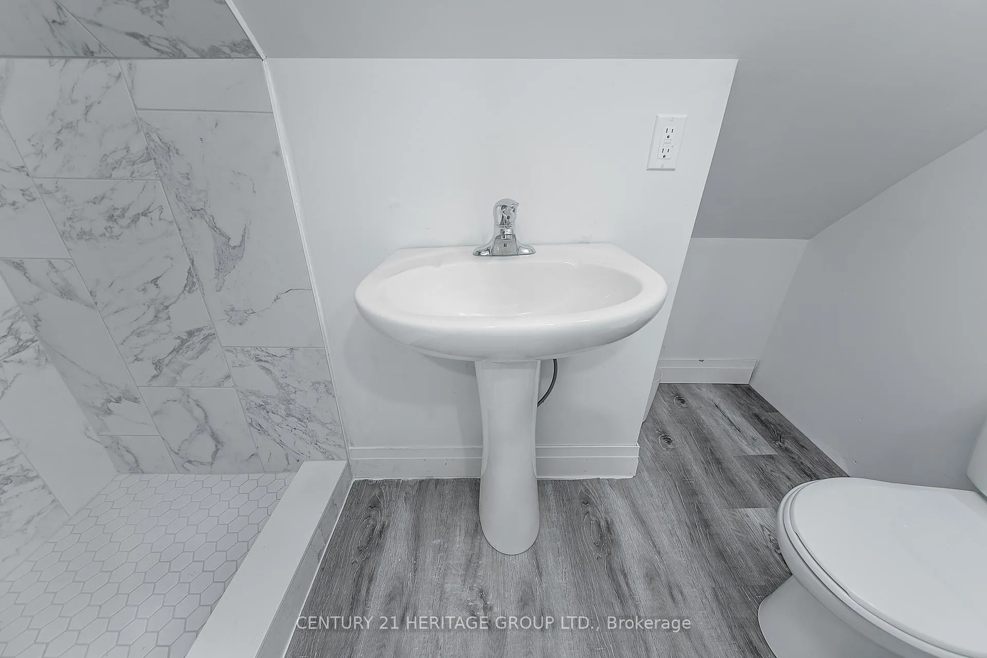 Photo 28 of 144 Queen Street, Springwater, Elmvale — HOMEH