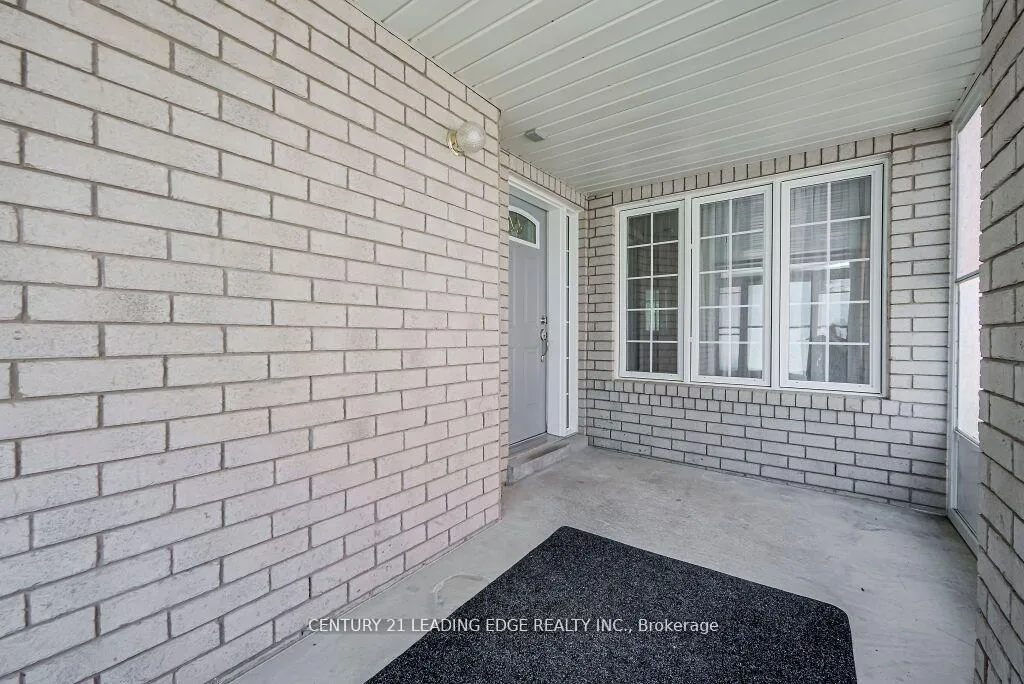 Photo 5 of 33 Markwood Crescent, Whitby, Rolling Acres — HOMEH