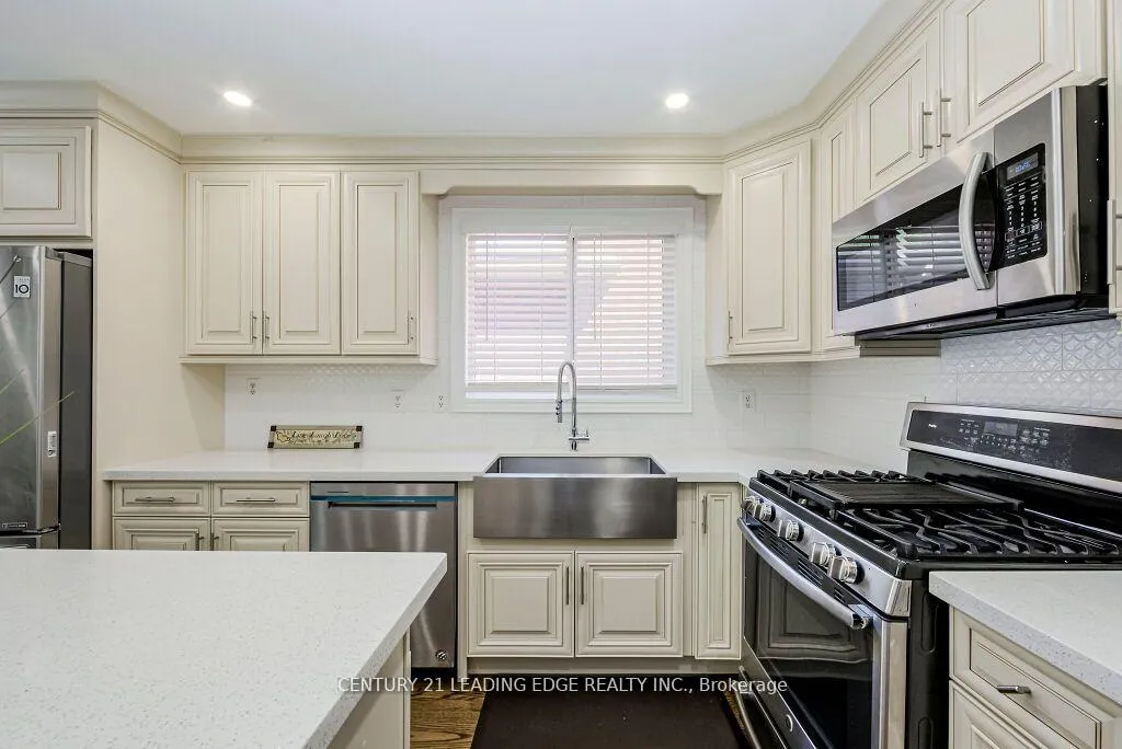 Photo 13 of 33 Markwood Crescent, Whitby, Rolling Acres — HOMEH