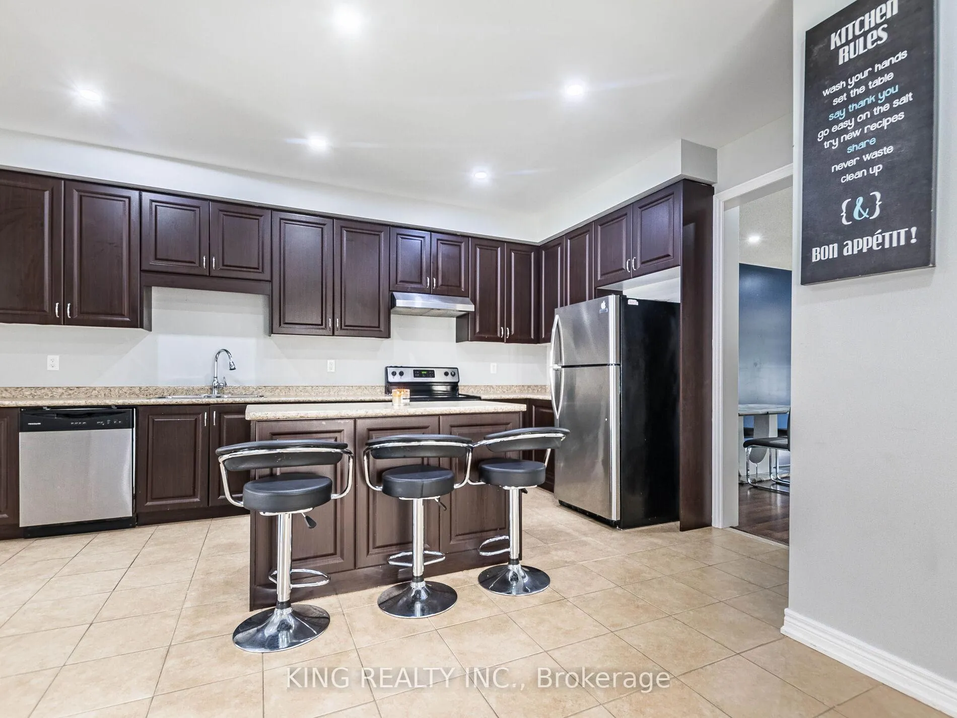 Photo 10 of 40 Saint Dennis Road, Brampton, Sandringham-Wellington North — HOMEH