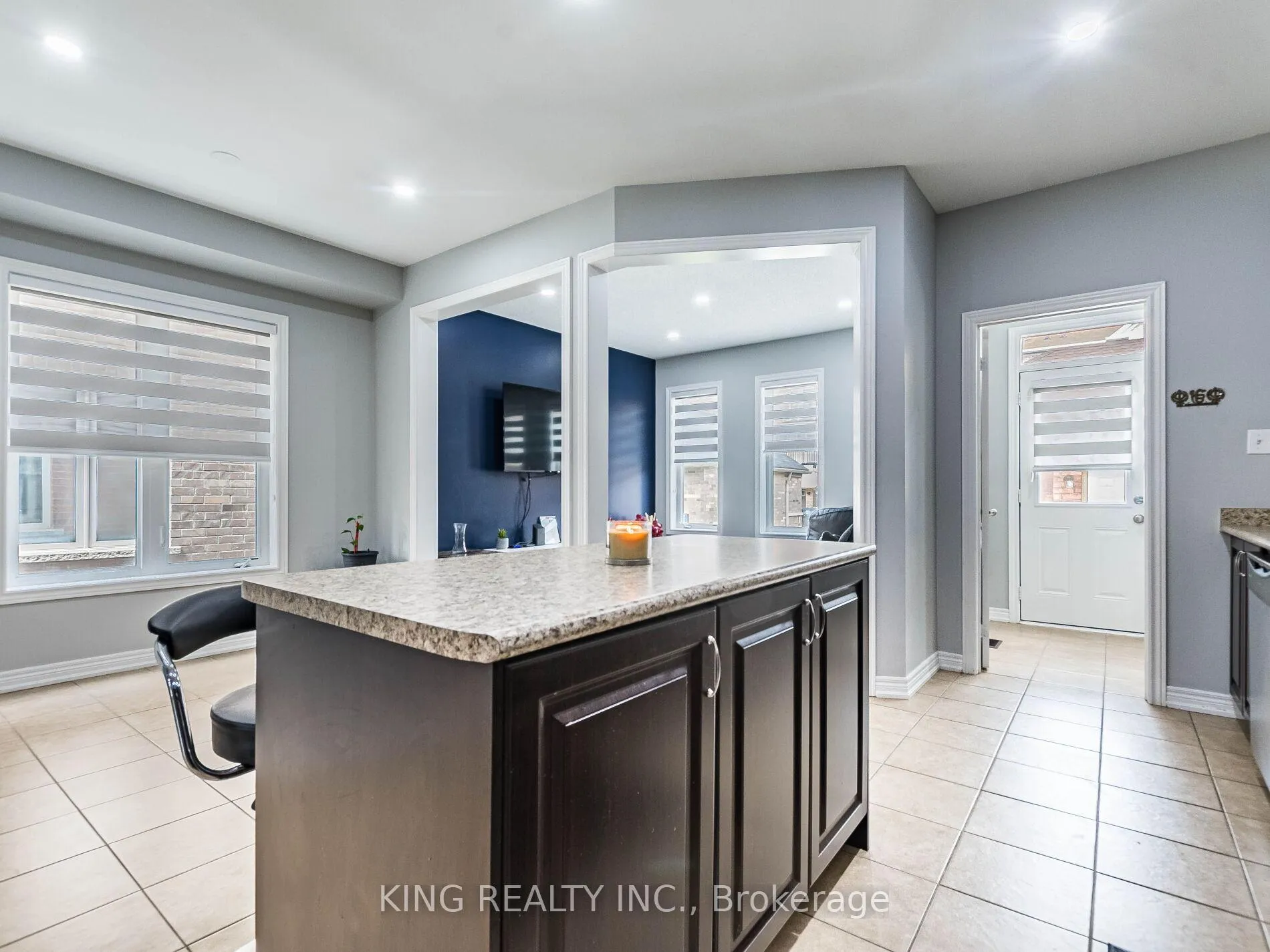 Photo 13 of 40 Saint Dennis Road, Brampton, Sandringham-Wellington North — HOMEH
