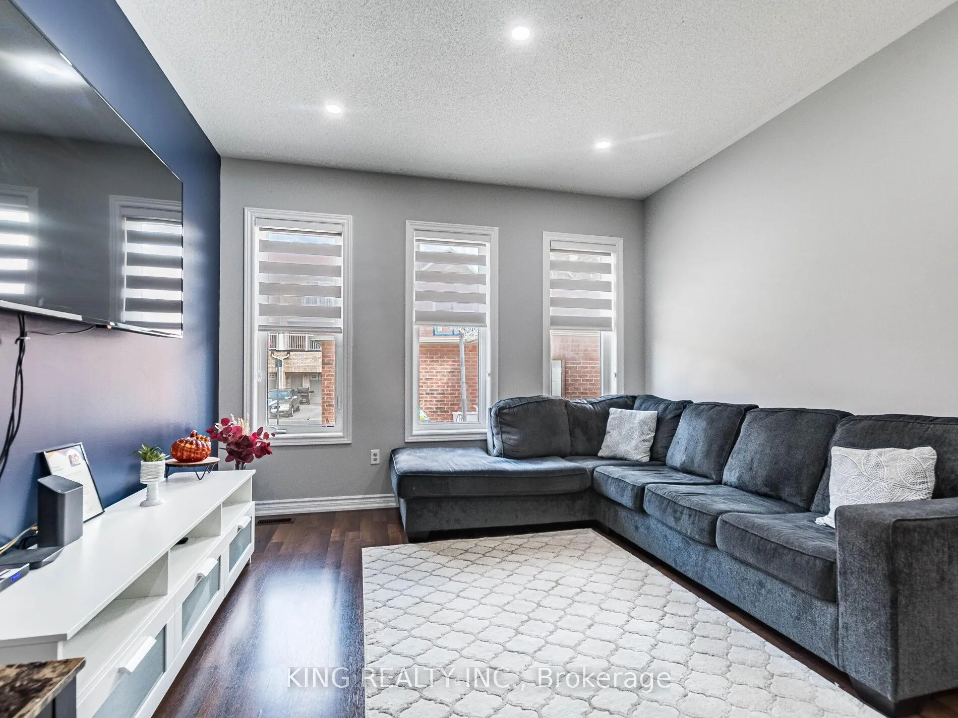 Photo 16 of 40 Saint Dennis Road, Brampton, Sandringham-Wellington North — HOMEH