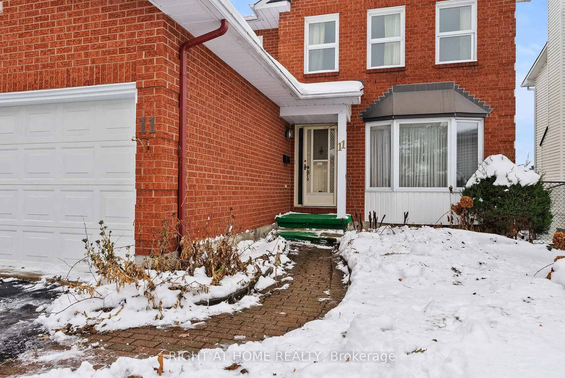 Photo 2 of 11 Kluane Ridge, Ottawa, Kanata - Bridlewood — HOMEH