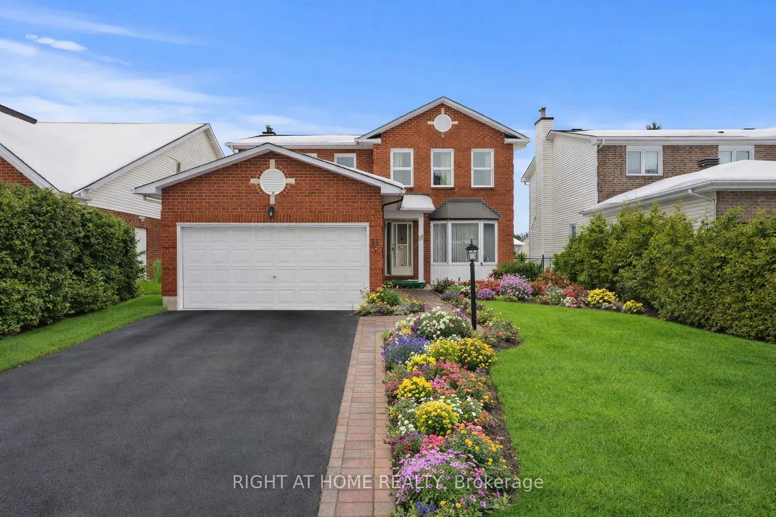 Photo 3 of 11 Kluane Ridge, Ottawa, Kanata - Bridlewood — HOMEH