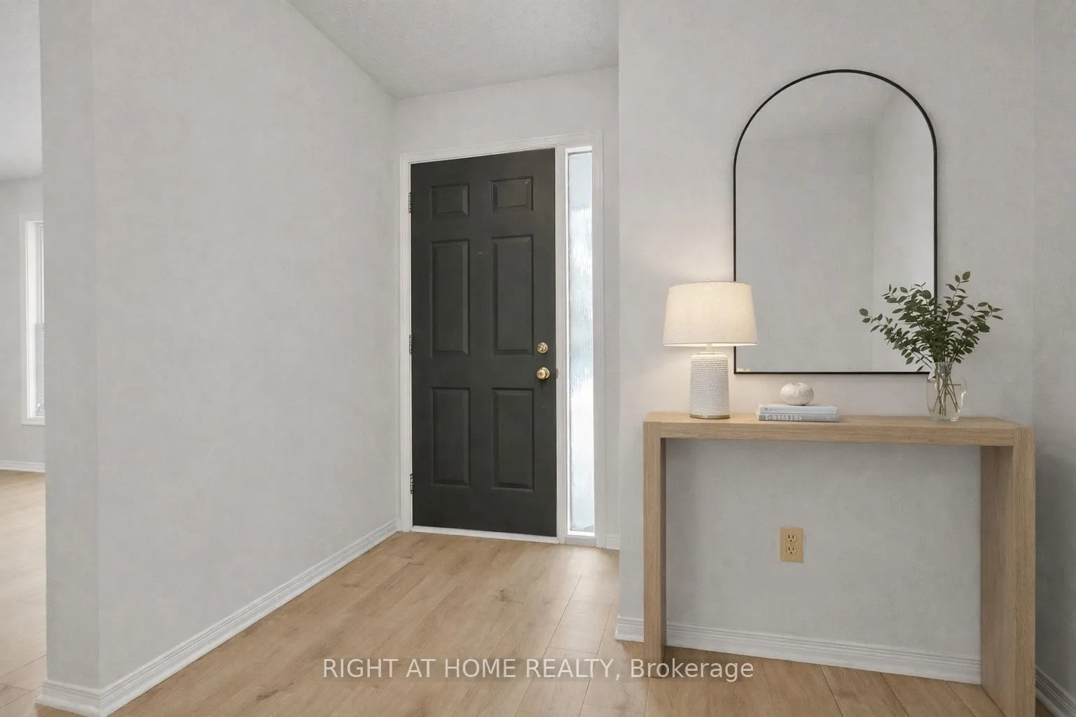 Photo 5 of 11 Kluane Ridge, Ottawa, Kanata - Bridlewood — HOMEH