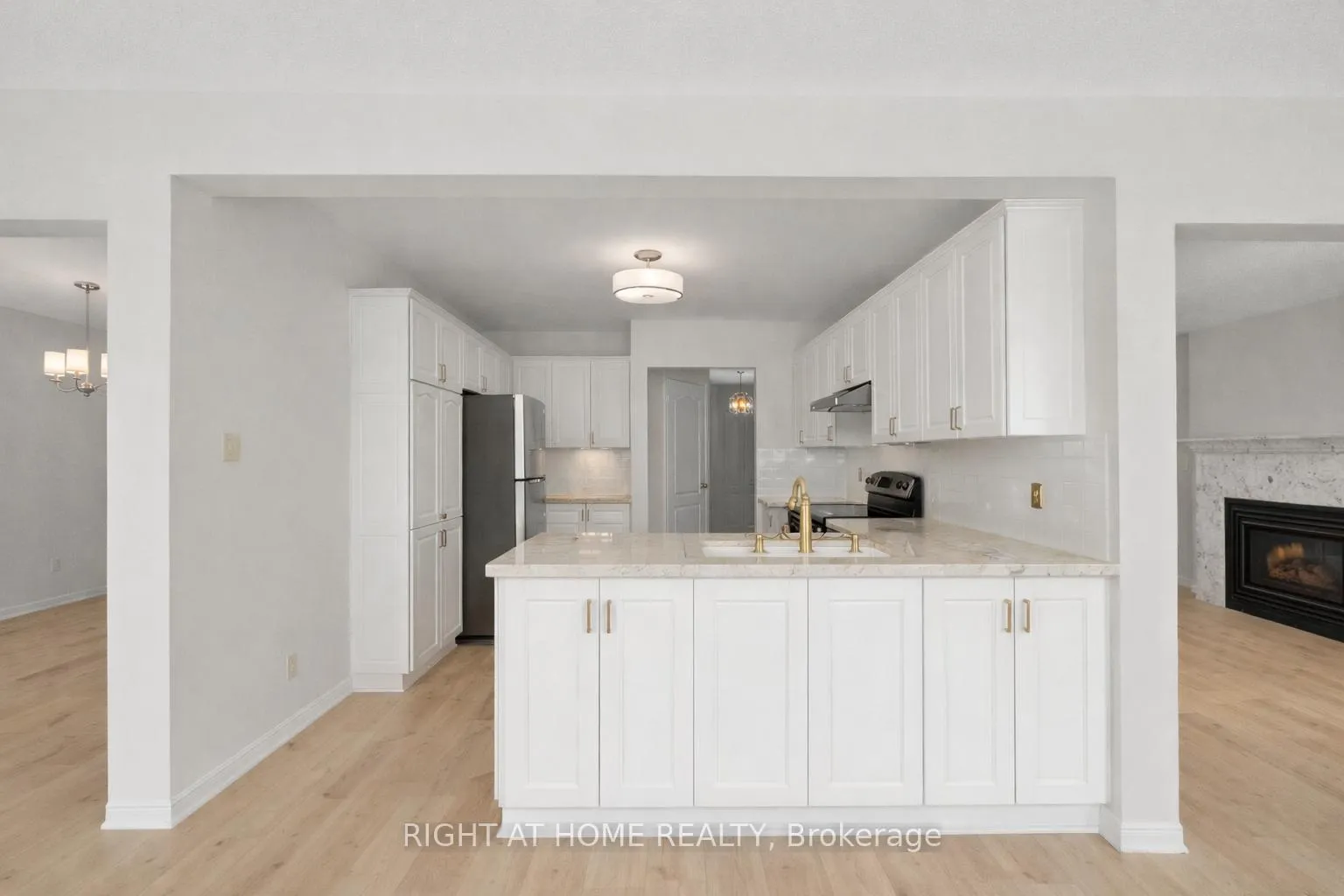 Photo 14 of 11 Kluane Ridge, Ottawa, Kanata - Bridlewood — HOMEH
