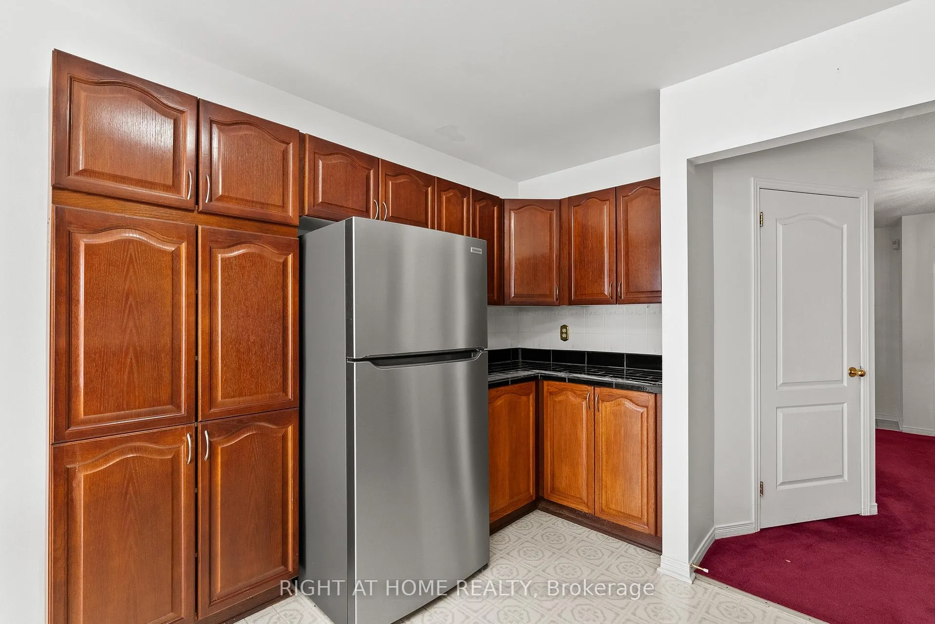 Photo 16 of 11 Kluane Ridge, Ottawa, Kanata - Bridlewood — HOMEH