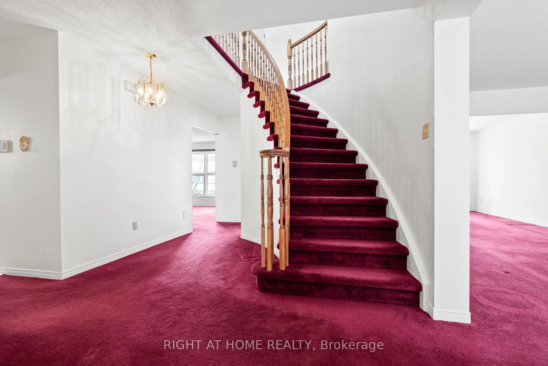 Photo 20 of 11 Kluane Ridge, Ottawa, Kanata - Bridlewood — HOMEH