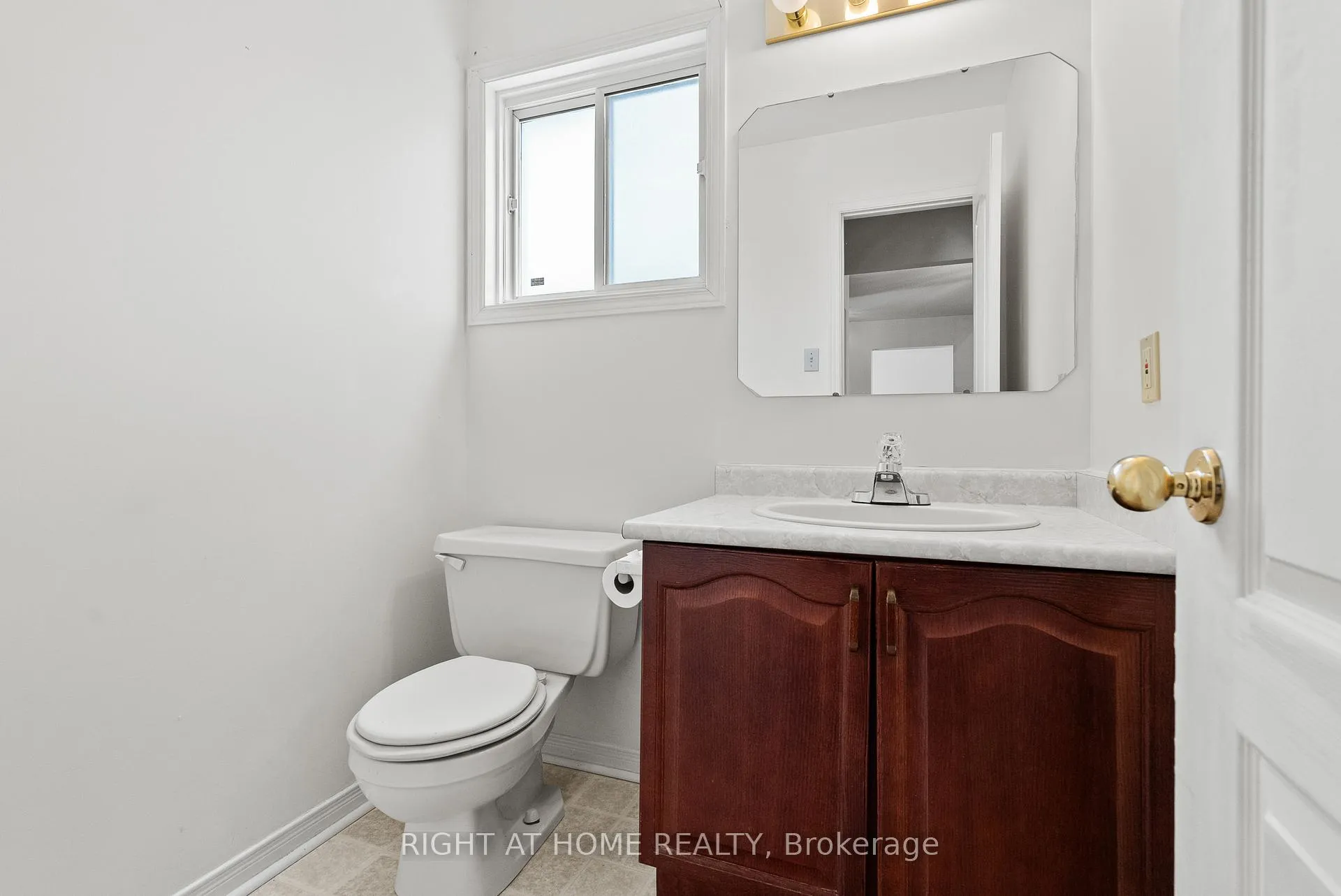 Photo 22 of 11 Kluane Ridge, Ottawa, Kanata - Bridlewood — HOMEH