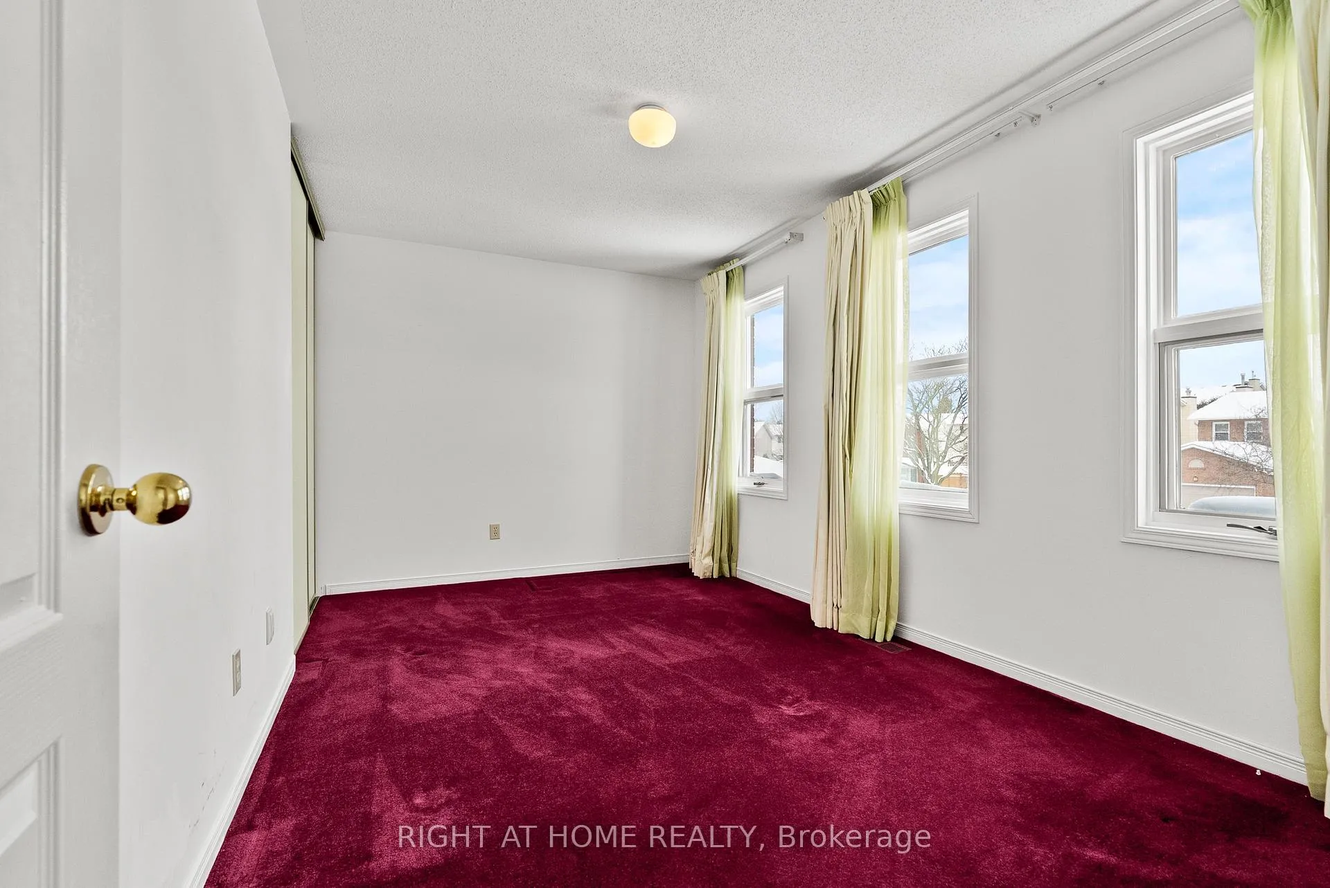 Photo 32 of 11 Kluane Ridge, Ottawa, Kanata - Bridlewood — HOMEH