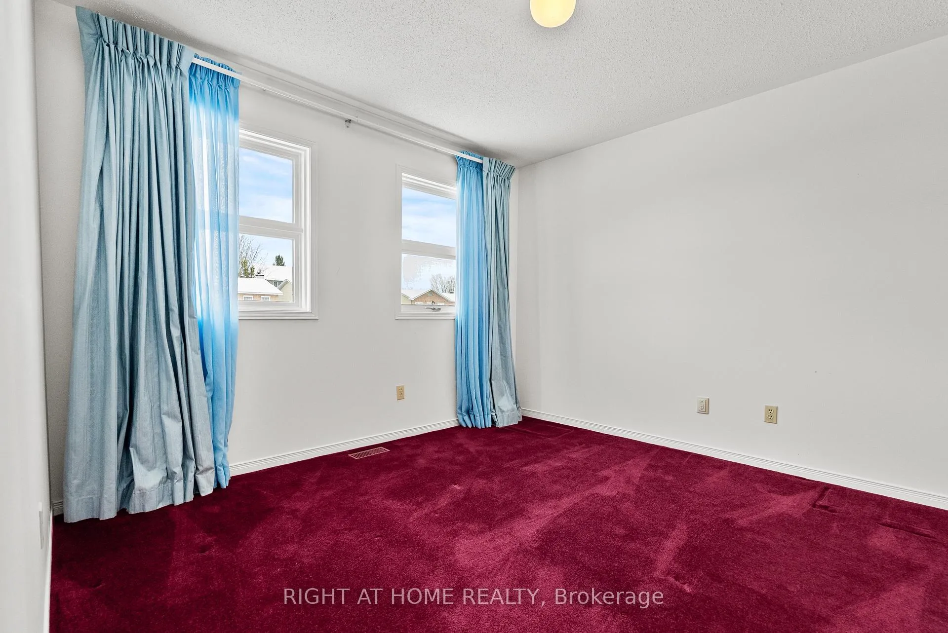 Photo 33 of 11 Kluane Ridge, Ottawa, Kanata - Bridlewood — HOMEH